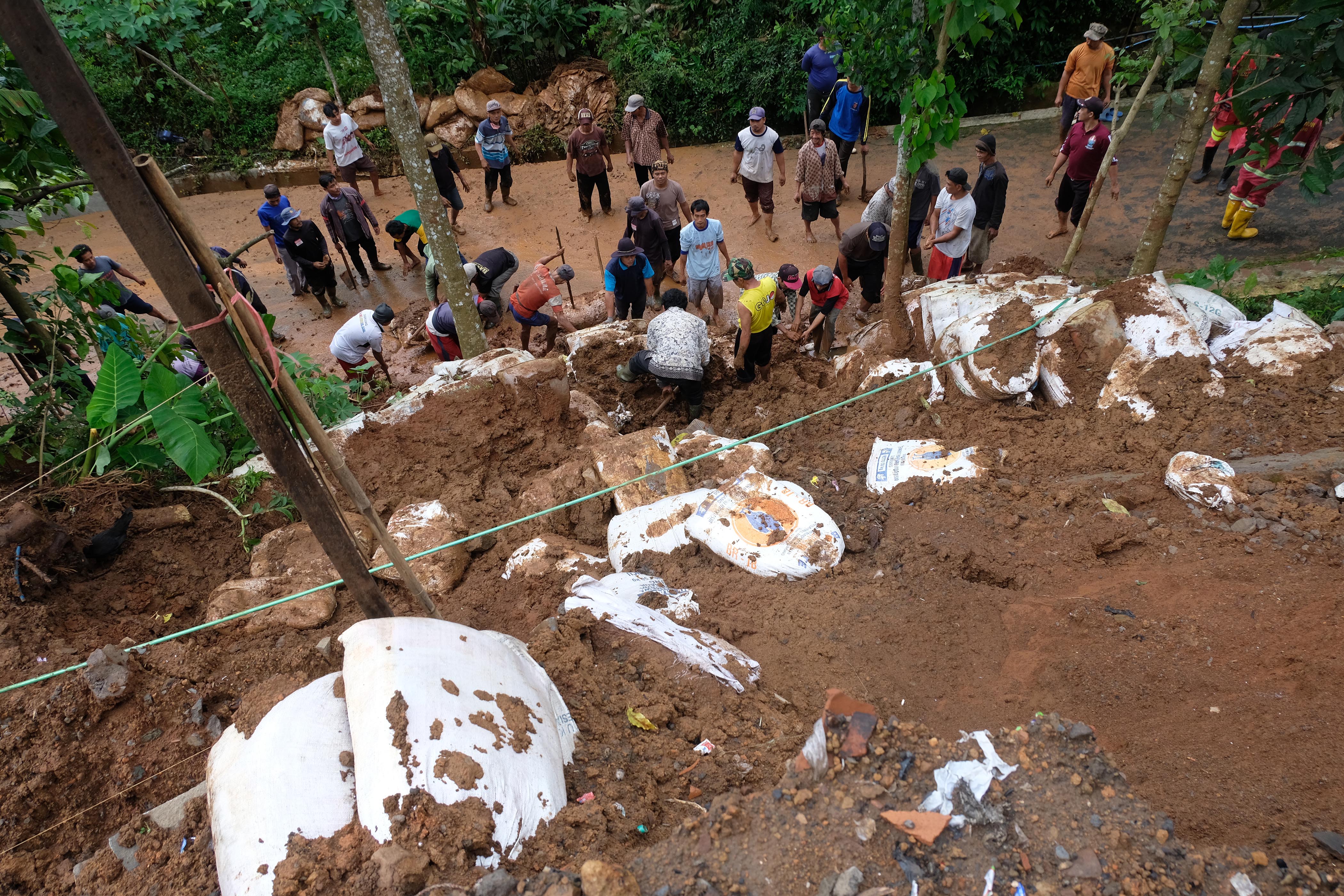 Bencana longsor di Temanggung