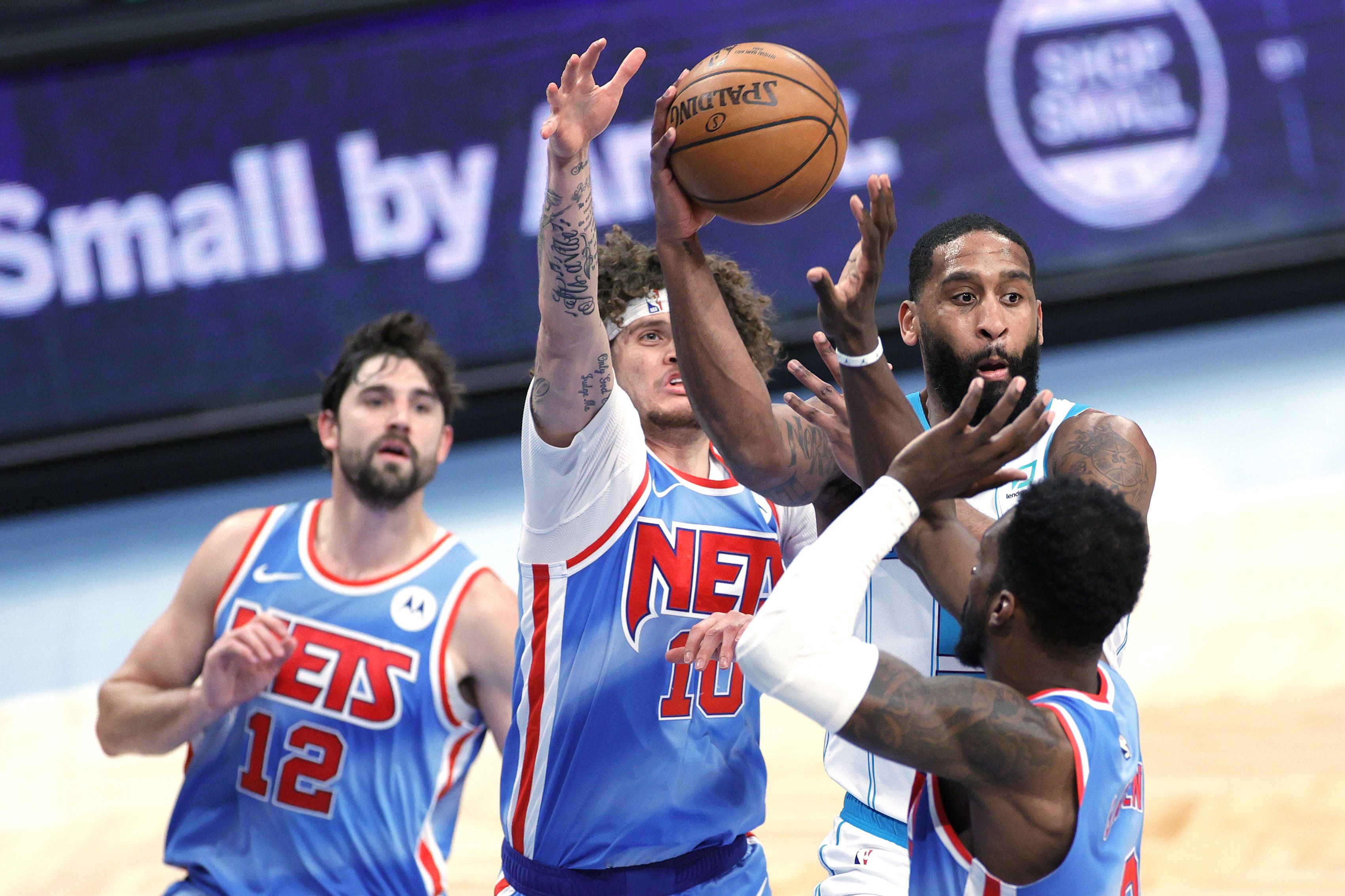 Laga NBA antara Brooklyn Nets dan Charlotte Hornets