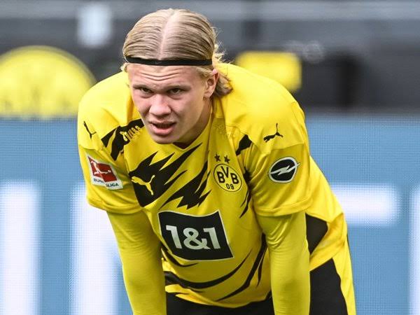 Fokus Bek, MU tak Butuh Haaland