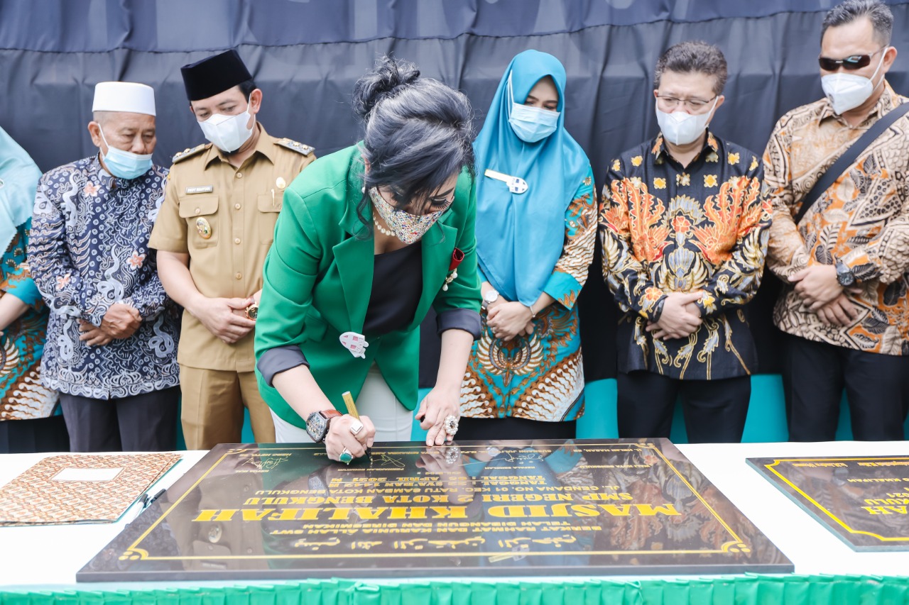 Acara peresmian Masjid Khalifa di Kota Bengkulu. 