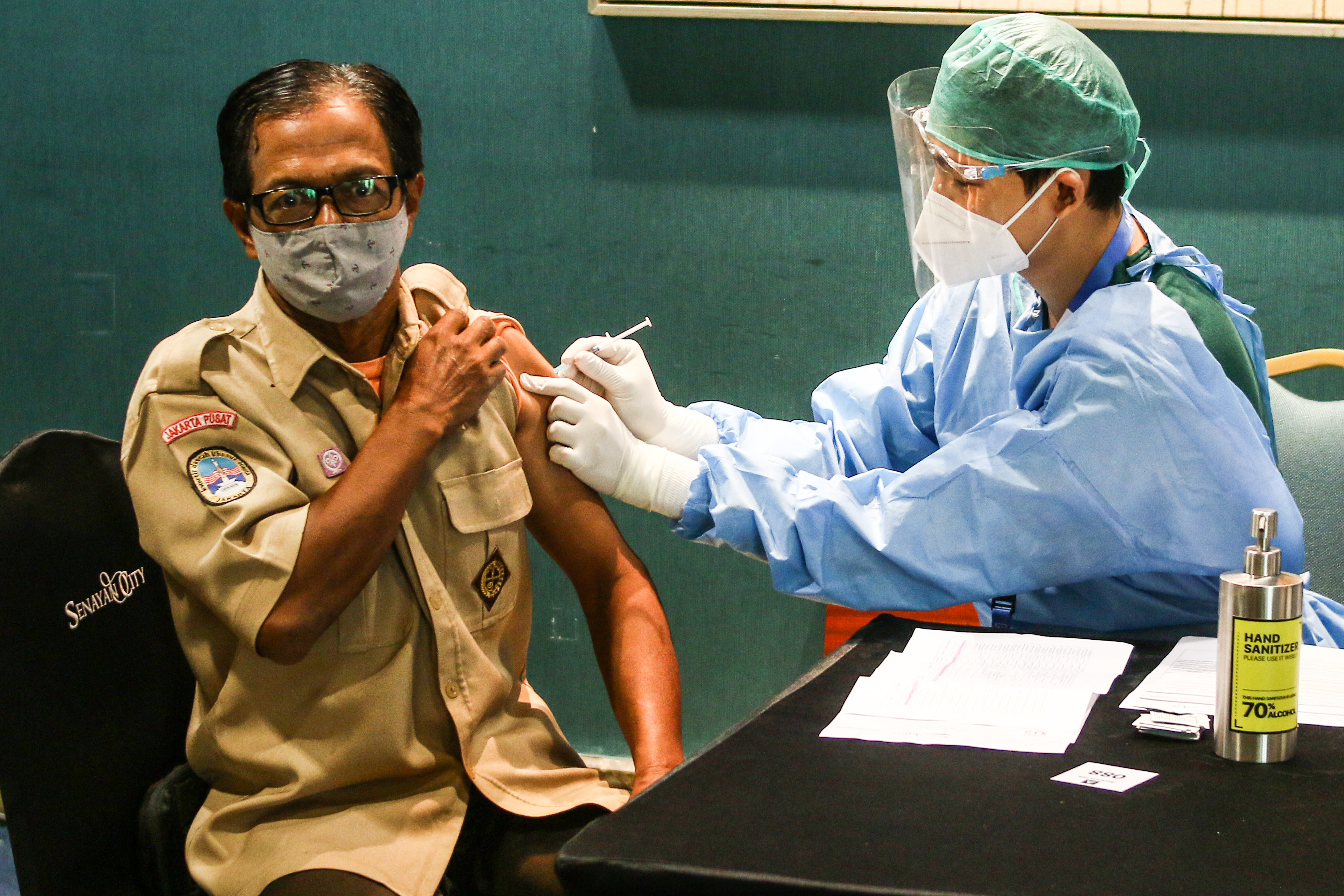 Vaksinasi Covid-19 di Jakarta