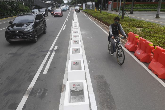 Pembangunan Jalur Sepeda Permanen Sudirman Thamrin Molor
