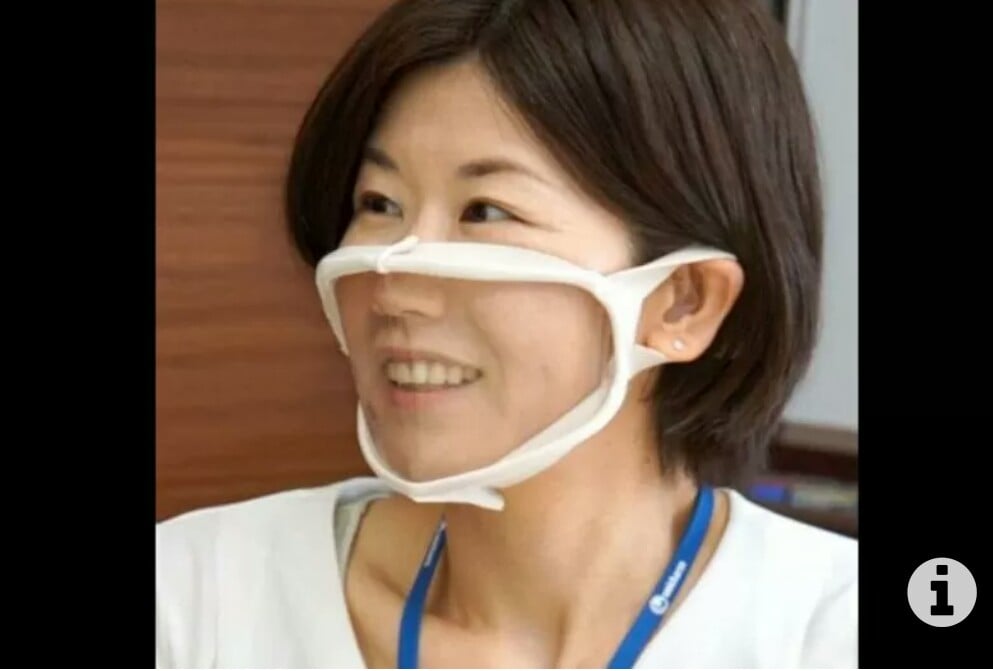 Masker transparan untuk membantu penyandang tuna nuru berkomunikasi selama pandemi covid-19