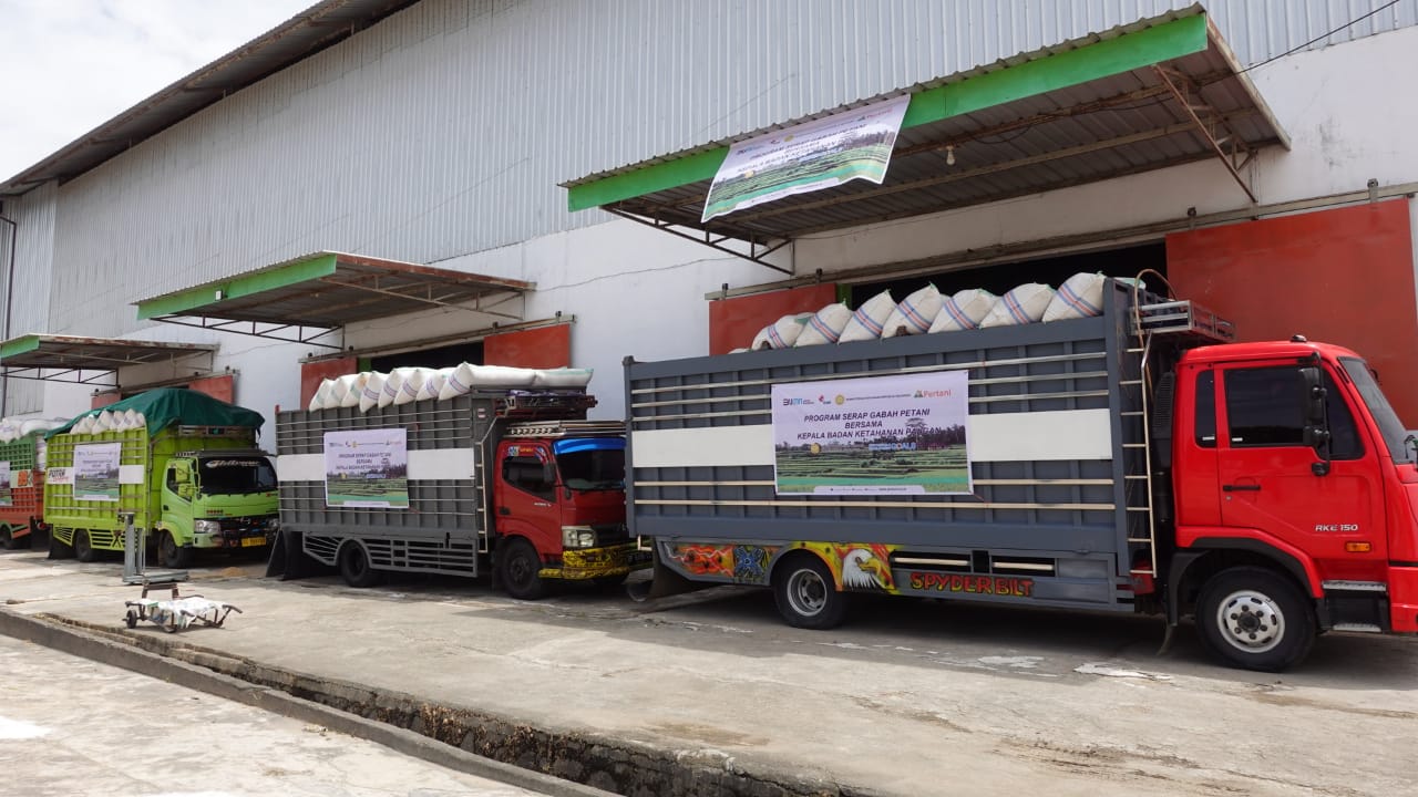 Kementan mendorong penyerapkan gabah petani dengan menjalin kerja sama PT Pertani. 