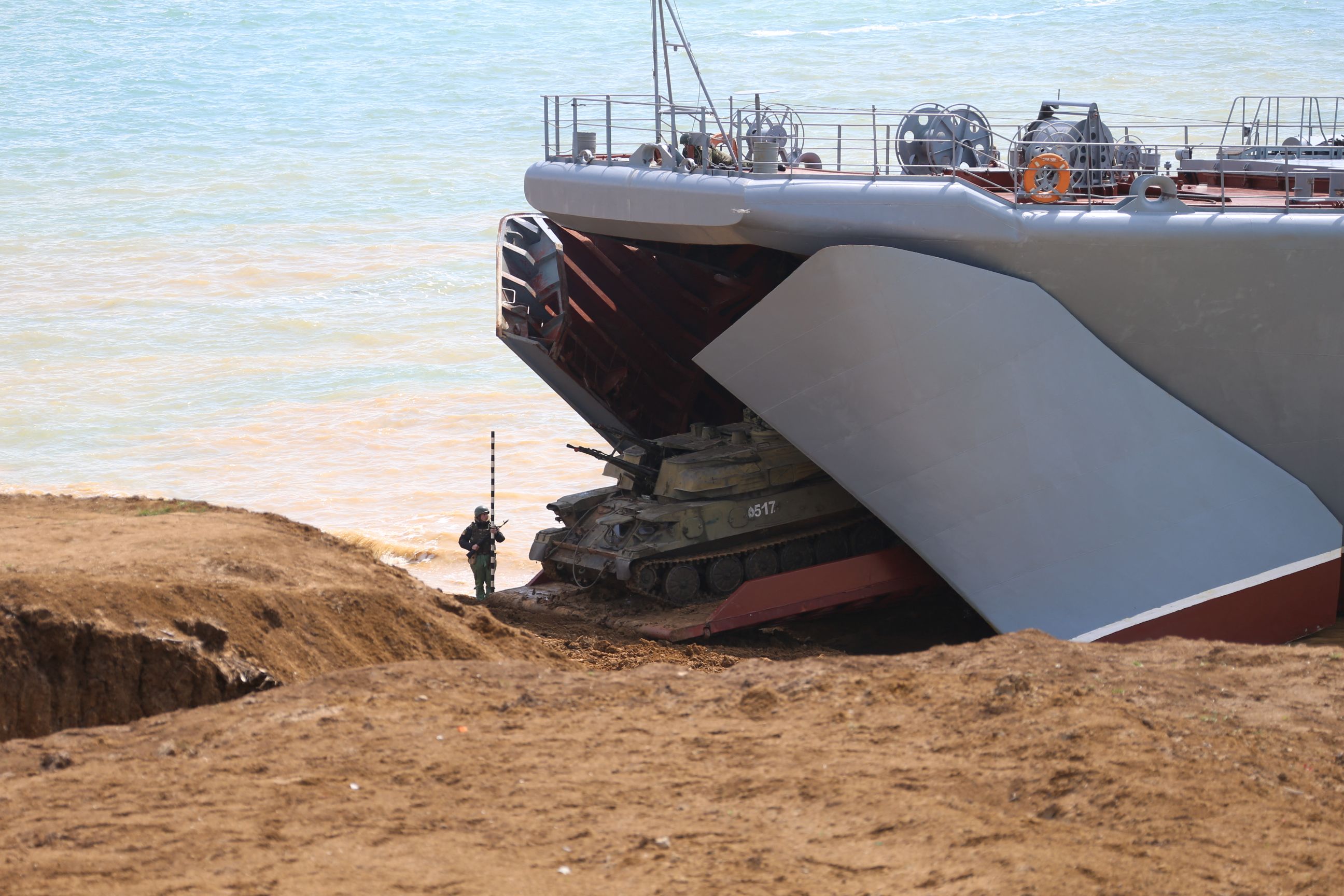 Rusia Tarik Pasukan dari Perbatasan Ukraina