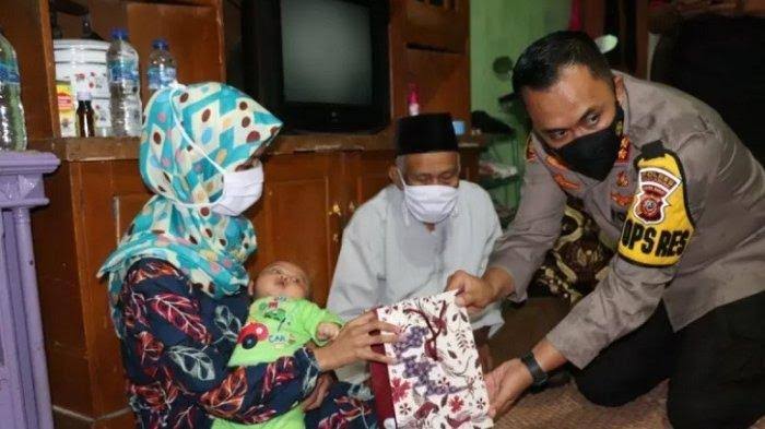 Bantuan dari presiden Joko Widodo untuk keluarga terduga teroris yang terlilit utang