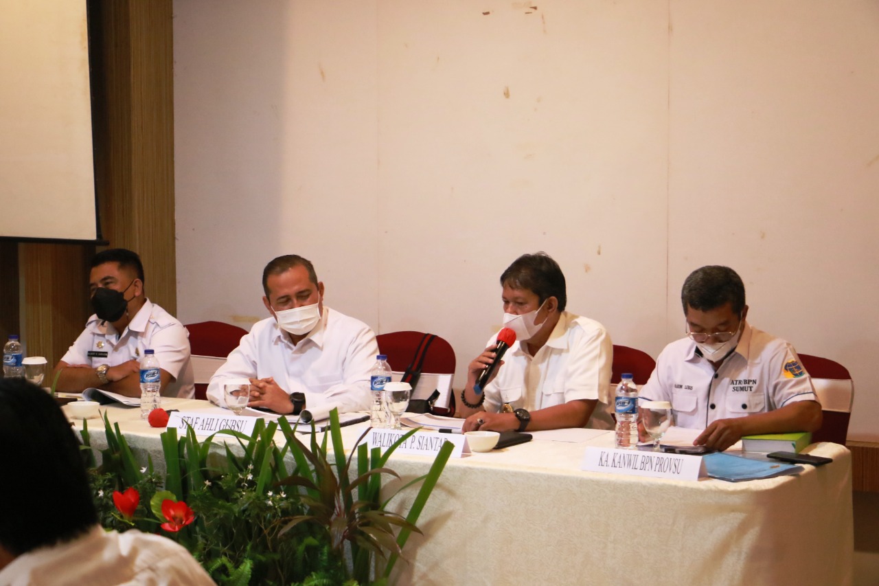 Rapat untuk mempercepat pengerjaan tol pematangsiantar-parapat