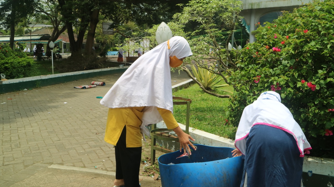 Peningkatan perilaku hidup bersih di Pondok Pesantren Modern Gontor Putri 1 yang berlokasi di Mantingan, Ngawi, Jawa Timur.