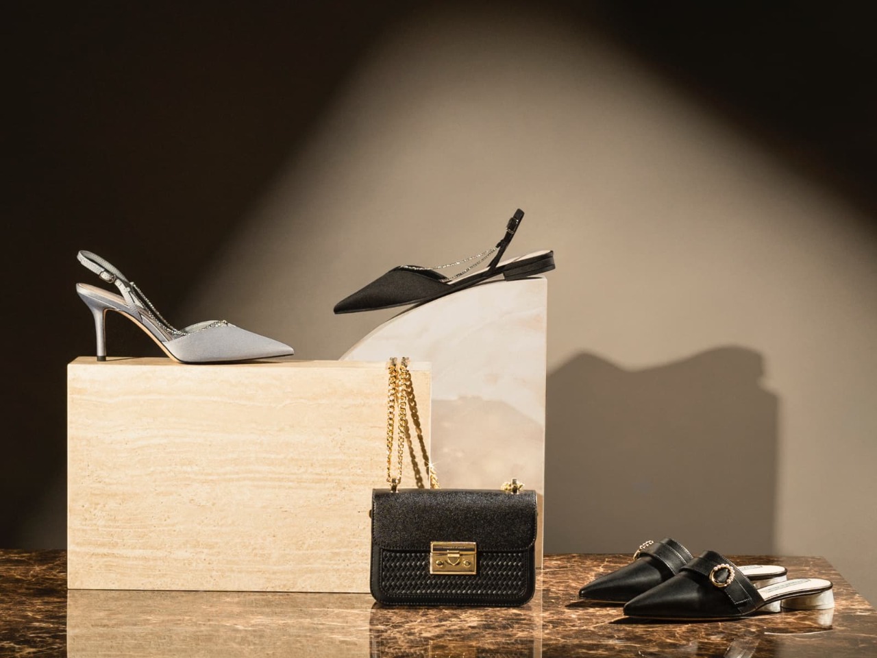 Jajaran produk baru Charles Keith yang menginspirasi konsumen untuk merayakan kebahagiaan Ramadan.