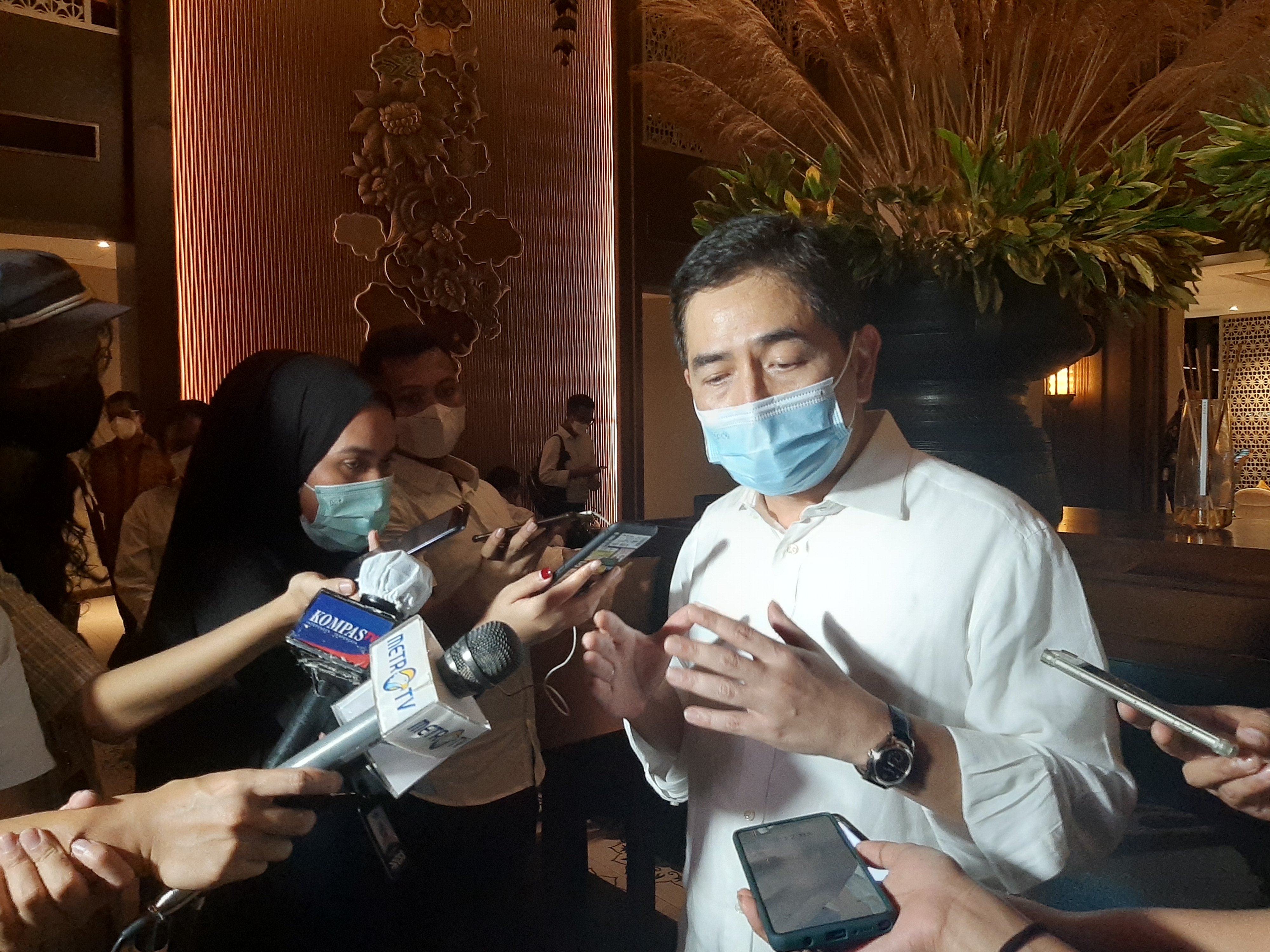 Arsyad Rasjid menjawab pertanyaan wartawan saat deklarasi caktemu Kadin.