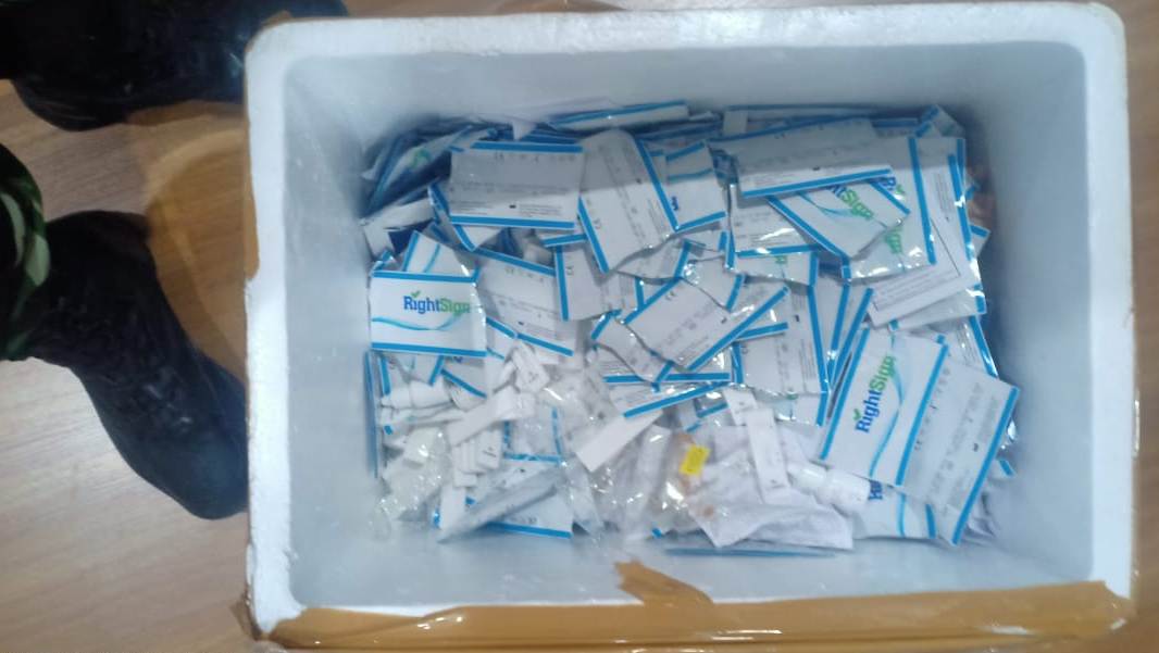 Barang bukti rapid tes antigen bekas yang digunakan di laboratorium Kimia Farma di Bandara Internasional Kualanamu, Sumut.