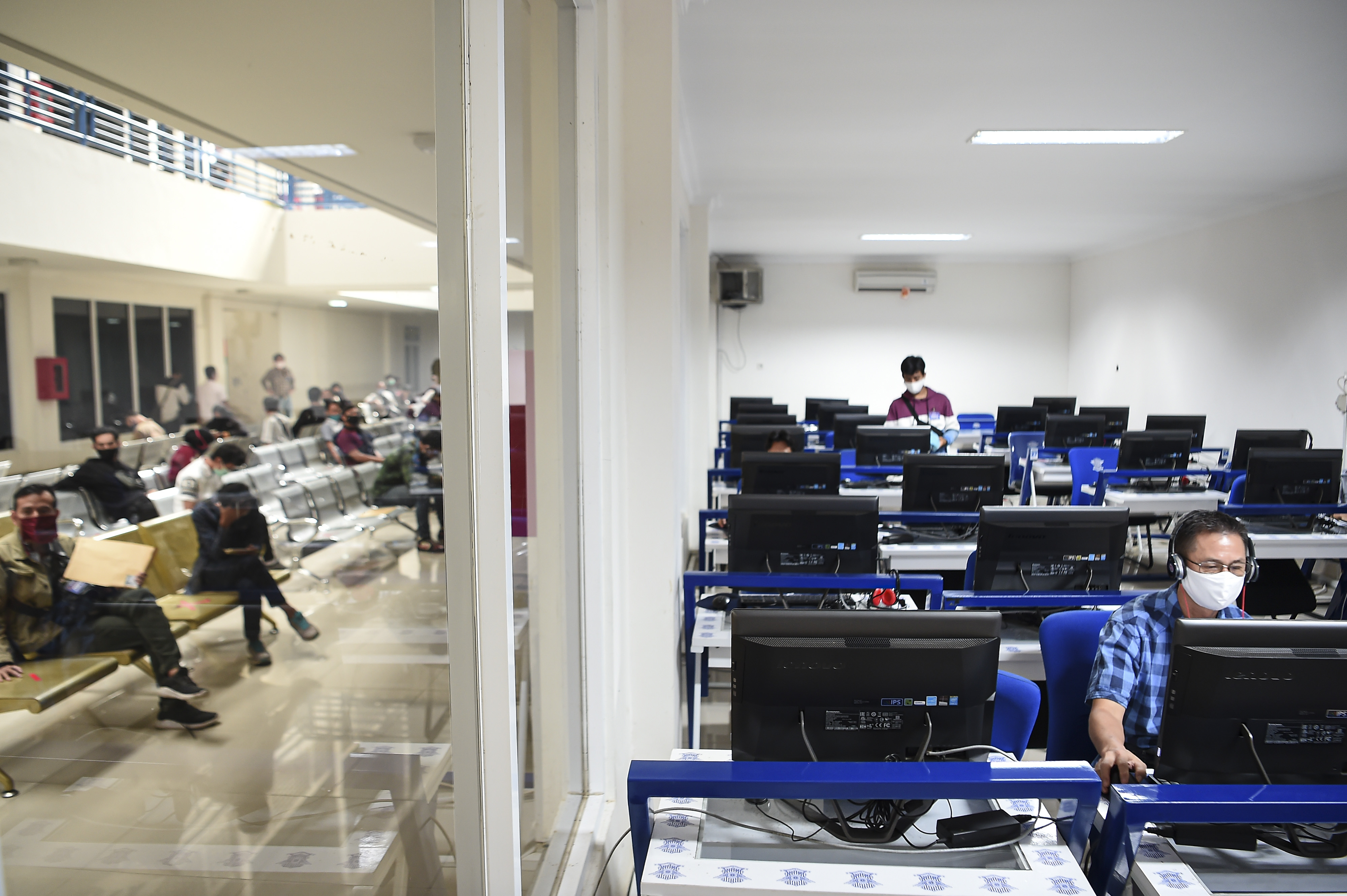 Layanan di Satpas SIM Daan Mogot