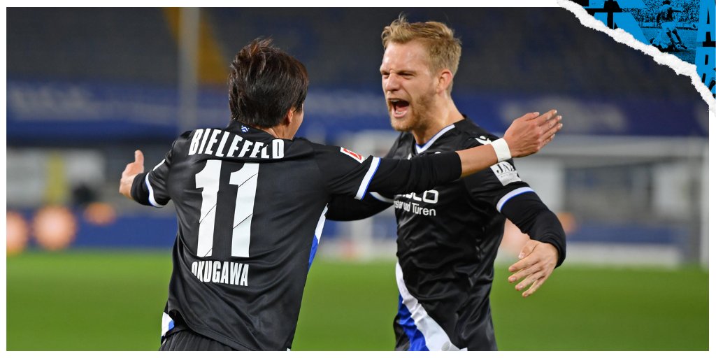 Pemain Arminia Bielefeld melakukan selebrasi usai mencetak gol ke gawang Freiburg di laga Bundesliga.