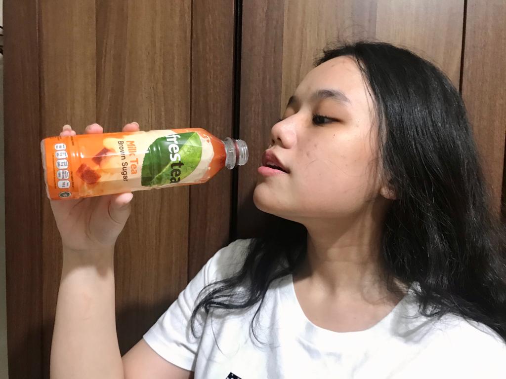 Frestea meluncurkan salah satu minuman yang kini sedang digemari masyarakat, brown sugar milk tea.