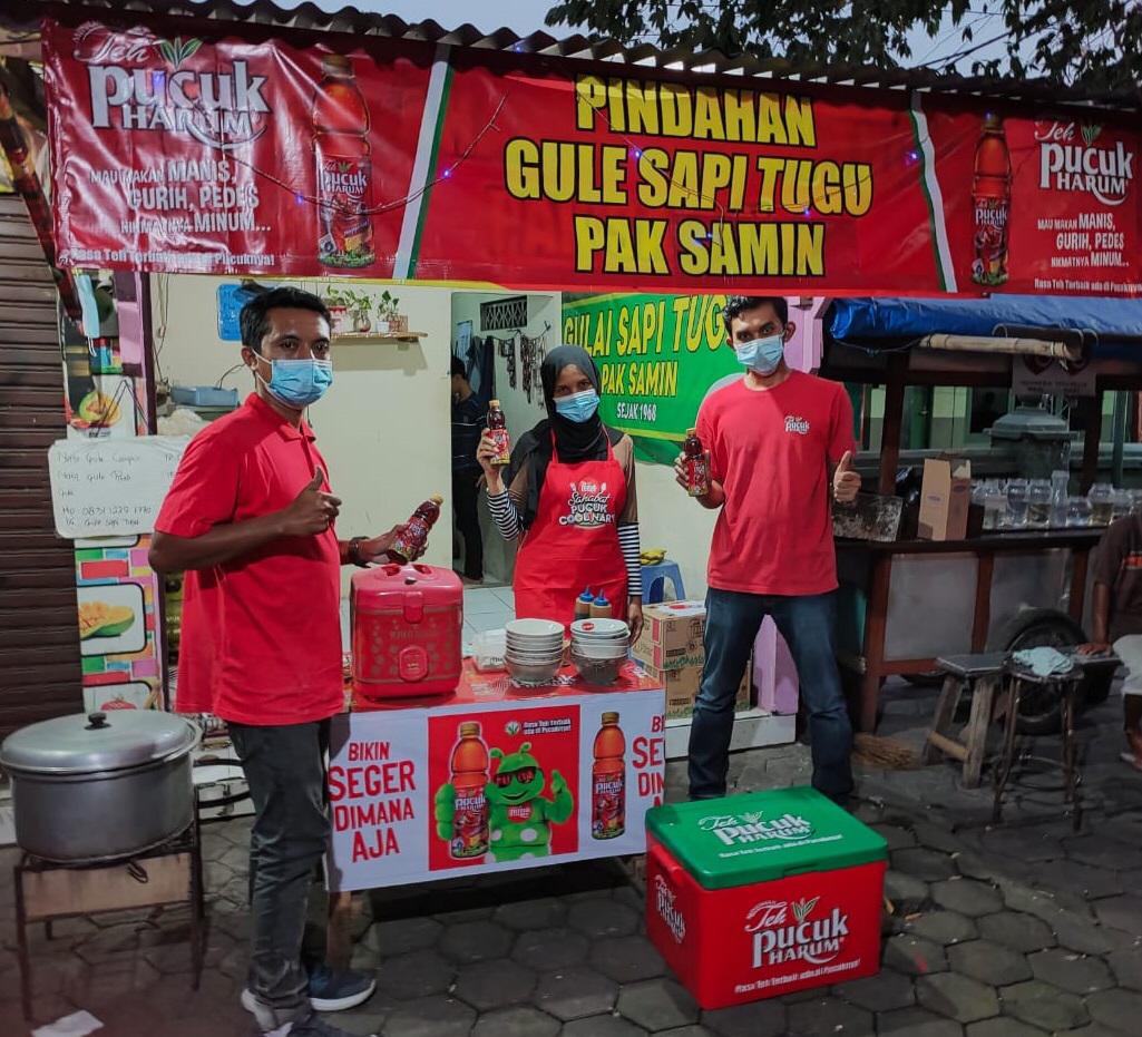 YouTuber Magdalena bersama Teh Pucuk Harum mendukung UMKM bidang kuliner yang terdampak covid-19.