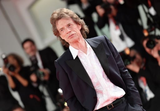 Jagger Buat Lagu yang Mengolok Penganut Konspirasi