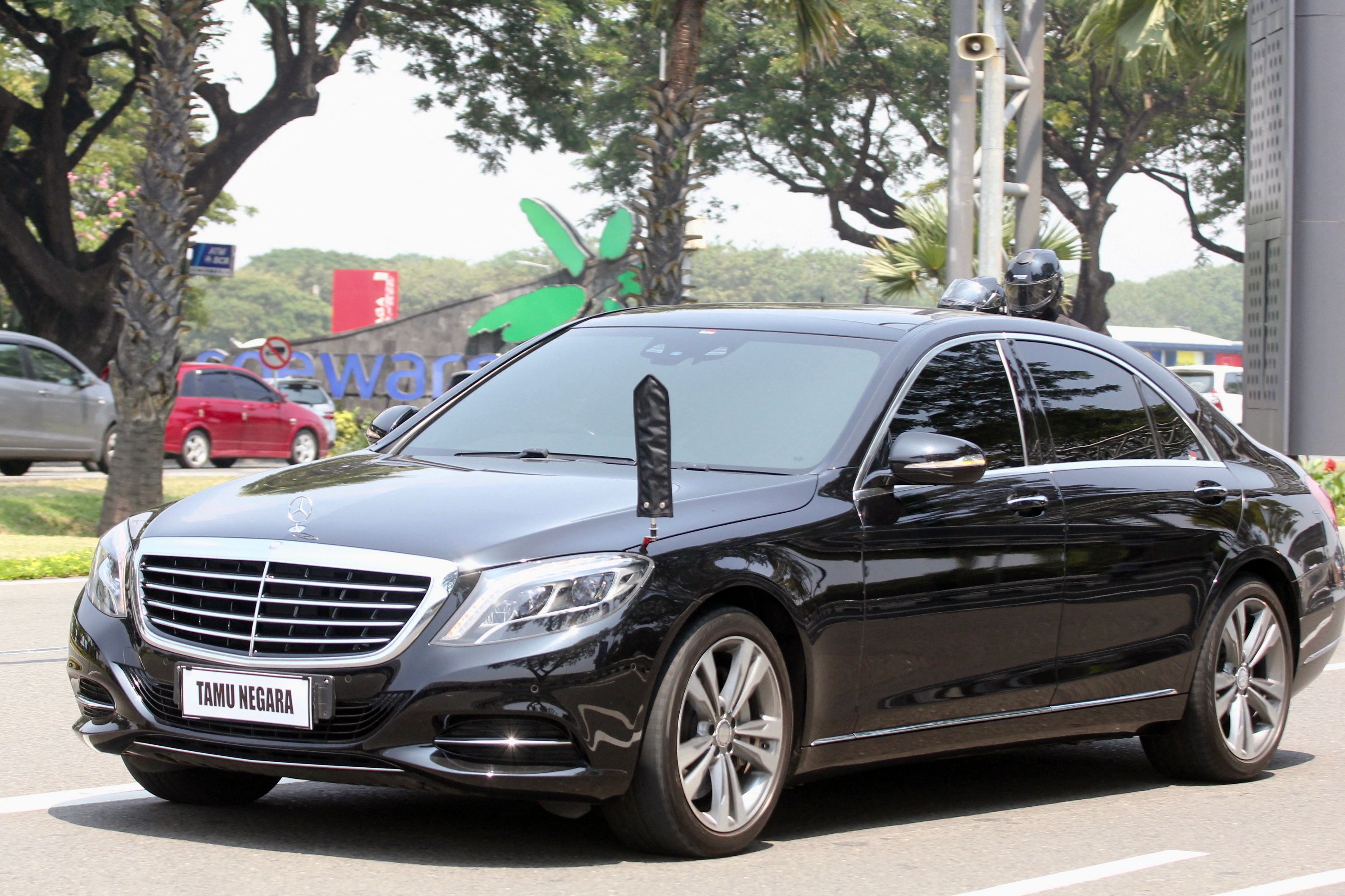 PEMIMPIN militer Myanmar Jenderal Senior Min Aung Hlaing akhirnya tiba di Indonesia pada Sabtu (24/4)