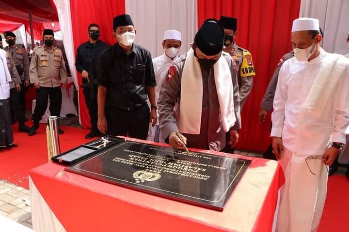 Kapolri Jenderal Listyo Sigit Prabowo meresmikan pengembangan Pondok Pesantren Salafiyah Tajul Falah di Lebak, Banten. 