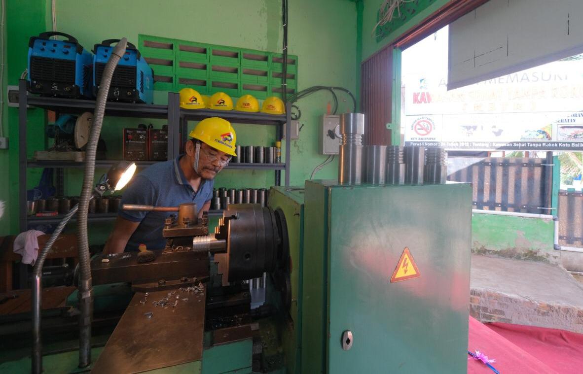 Mesin yang digunakan dalam workshop santri.