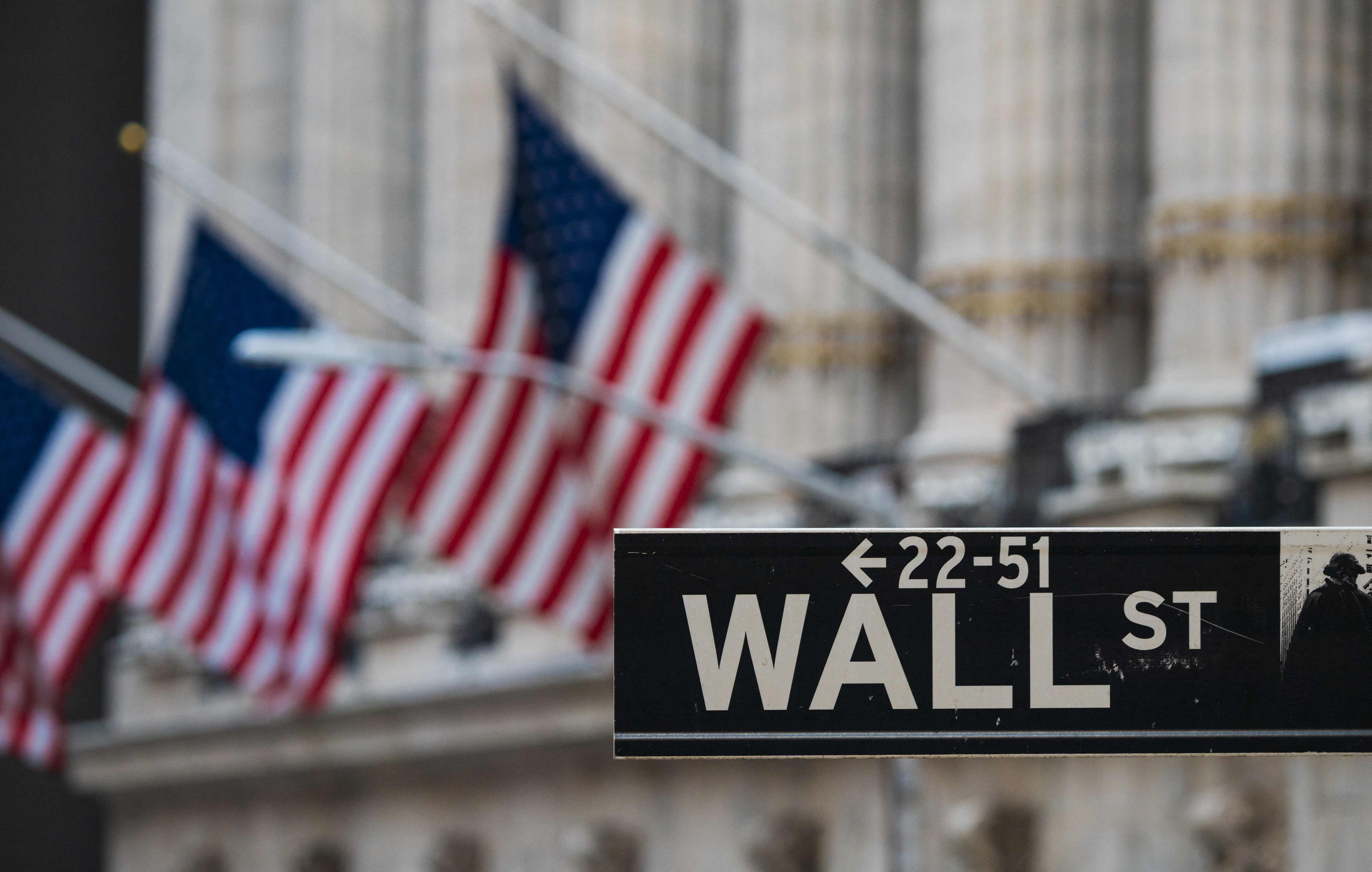 Saham-saham New York di Wall Street naik tinggi ditopang naiknya saham teknologi.