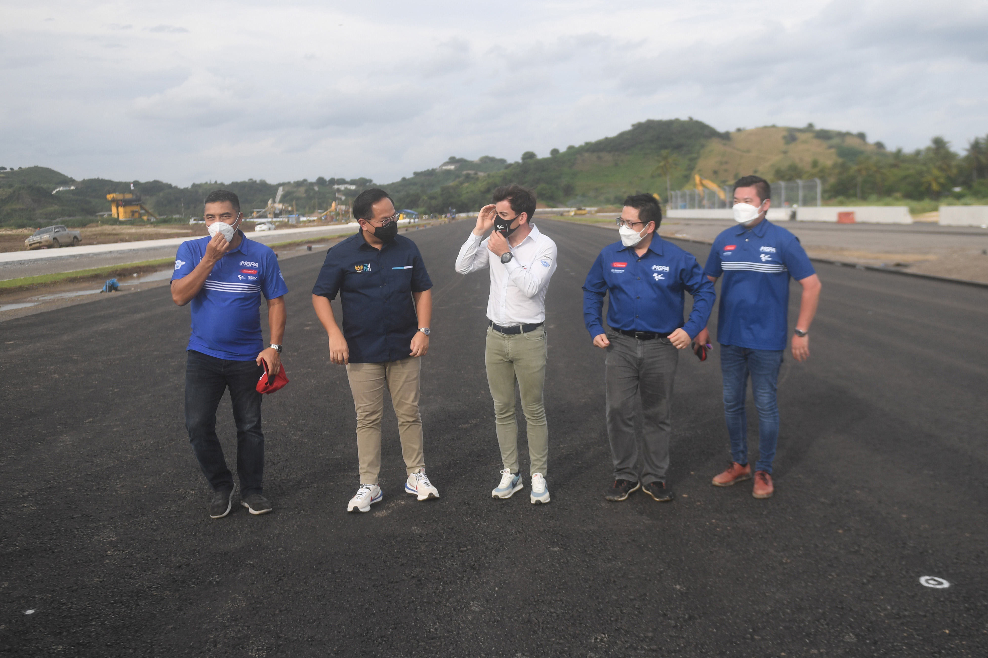 Rombongan Dorna Sport saat meninjau Sirkuit Mandalika