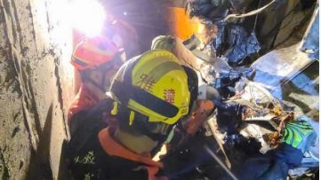 PULUHAN orang tewas setelah kereta tergelincir di terowongan di Taiwan timur pada hari pertama periode liburan. 