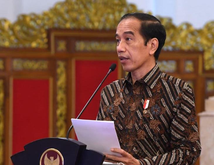 Presiden Joko Widodo menyampaikan rasa duka yang mendalam atas peristiwa yang menimpa KRI Nanggala 402.