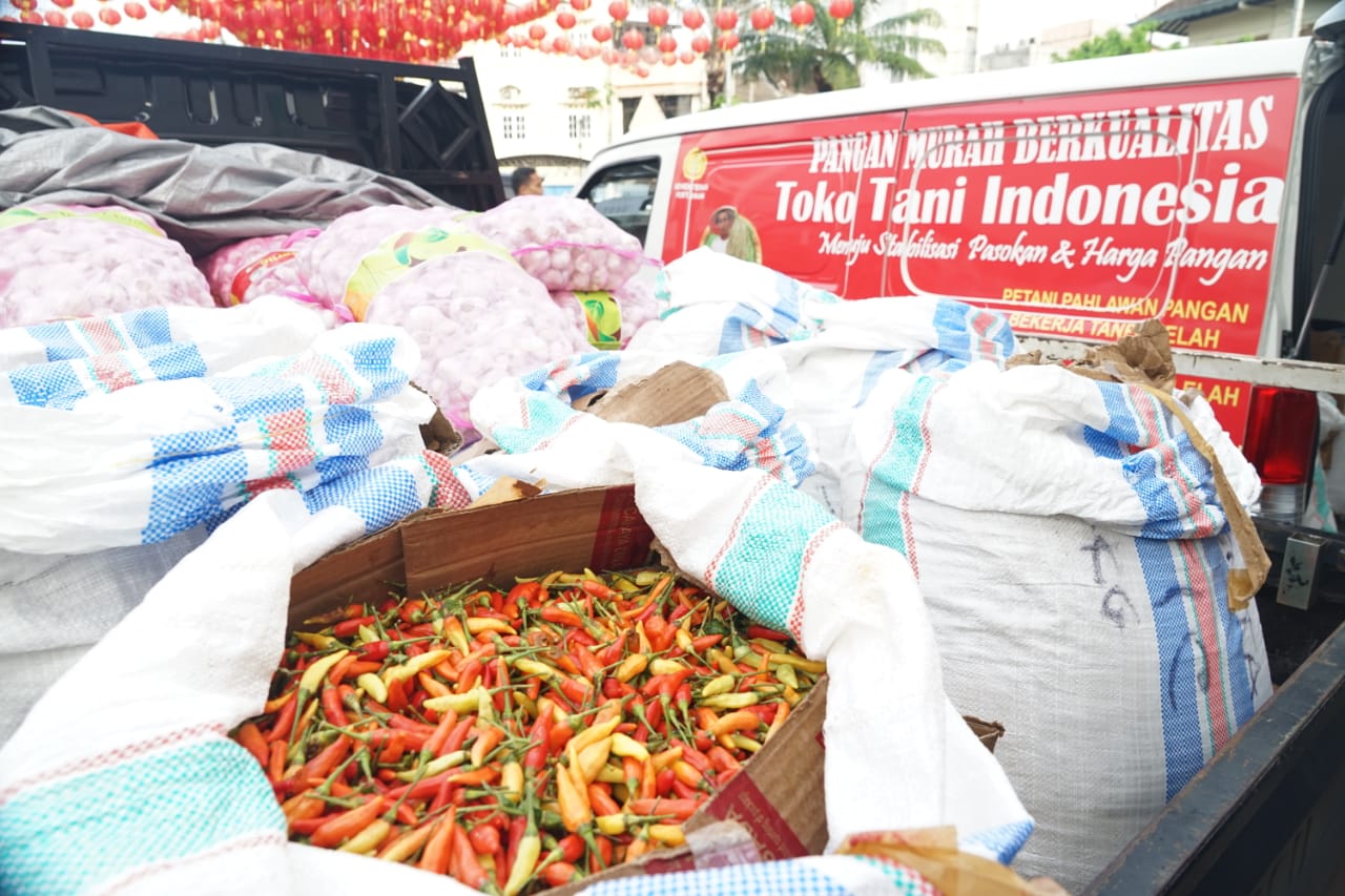  Pasar Mitra Tani (PMT) atau Toko Tani Indonesia Center (TTIC) gencar melalukan gelar pangan murah.