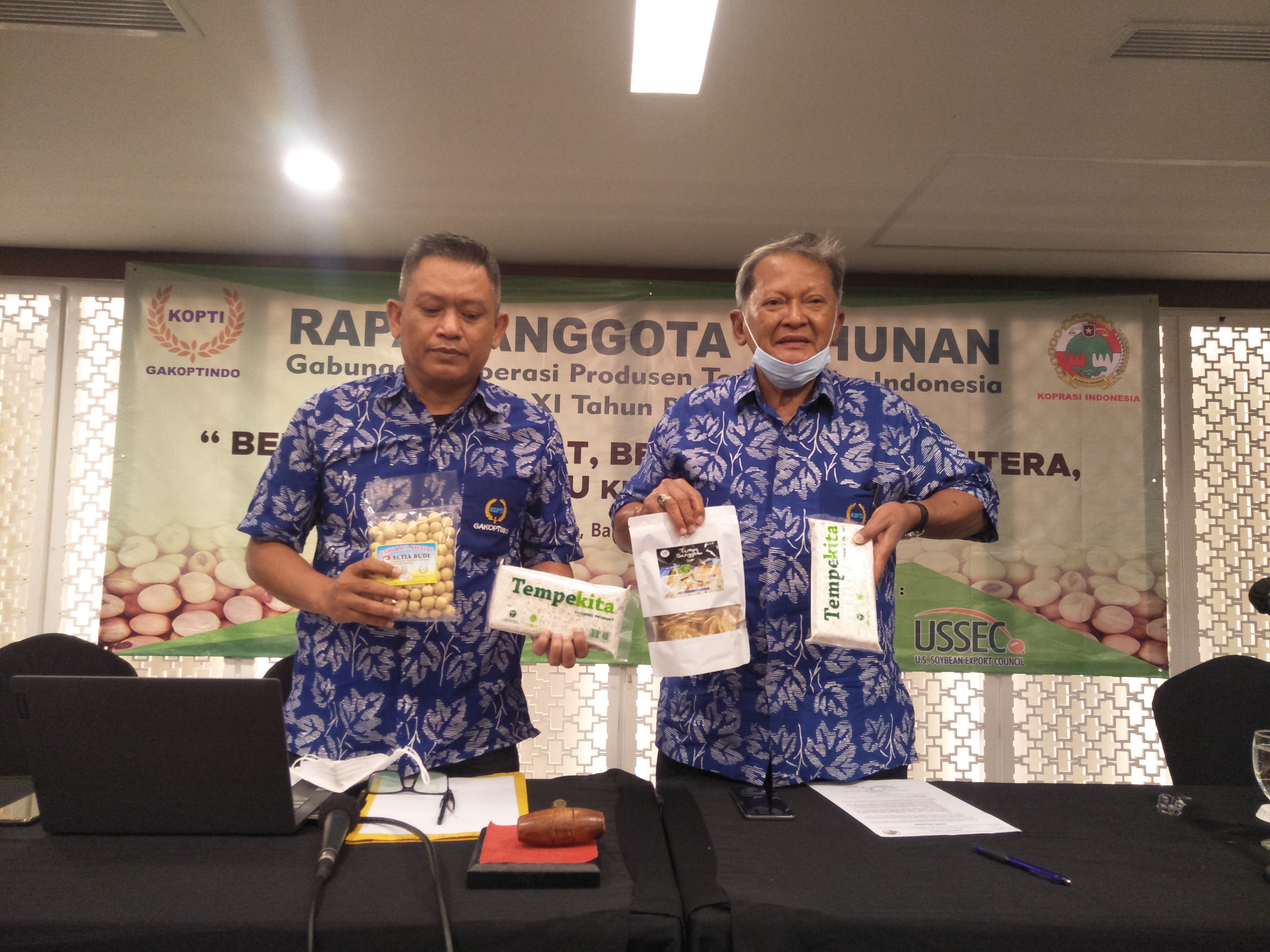 Pengurus Gabungan Koperasi Produsen Tempe Tahu Indonesia (Gakoptindo) Jawa Barat 