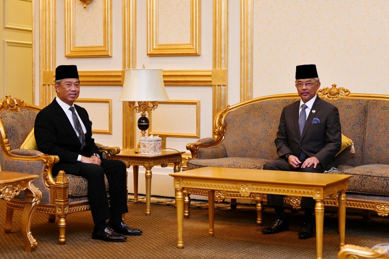 PM Malaysia Tan Sri Muhyiddin Yassin dan Raja Malaysia Yang Di-Pertuan Agong Al-Sultan Abdullah di Istana Negara.