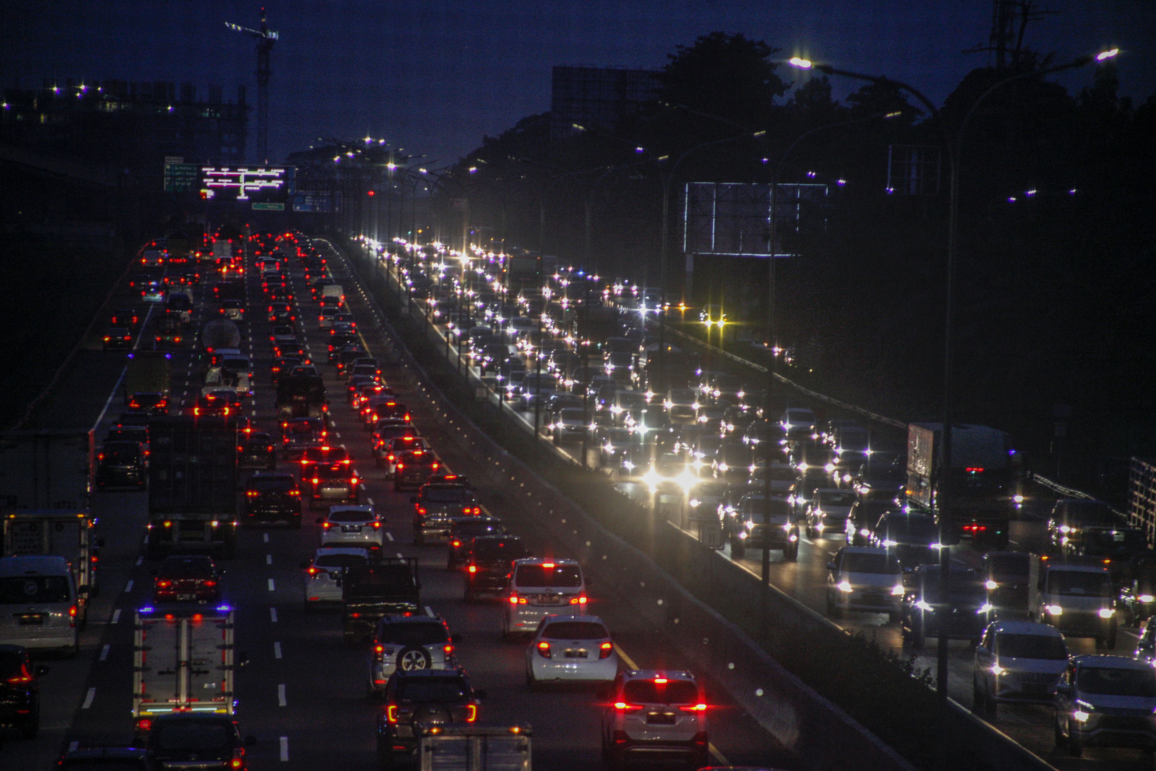 Suasan ruas tol Jagorawi jelang Libur Hari Raya Paskah
