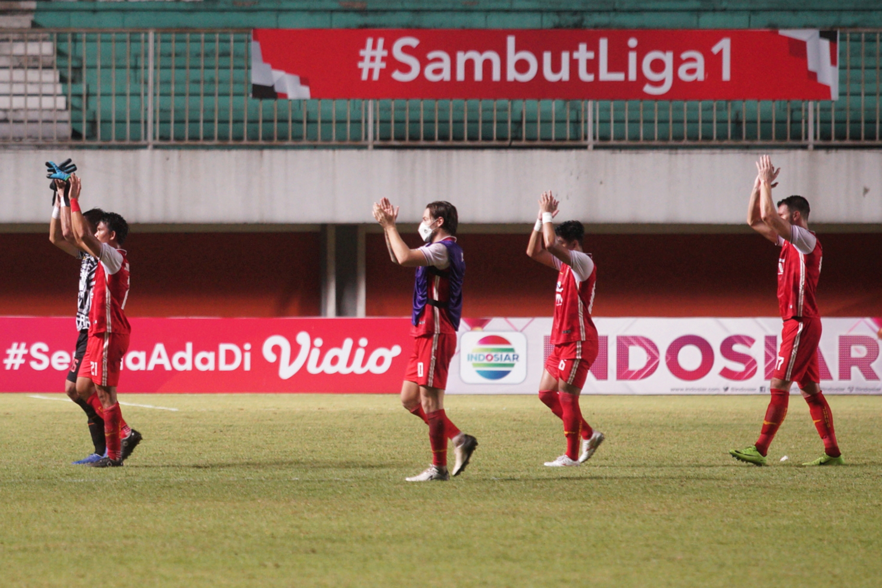 Spanduk menyambut Liga 1 di ajang Piala Menpora 2021