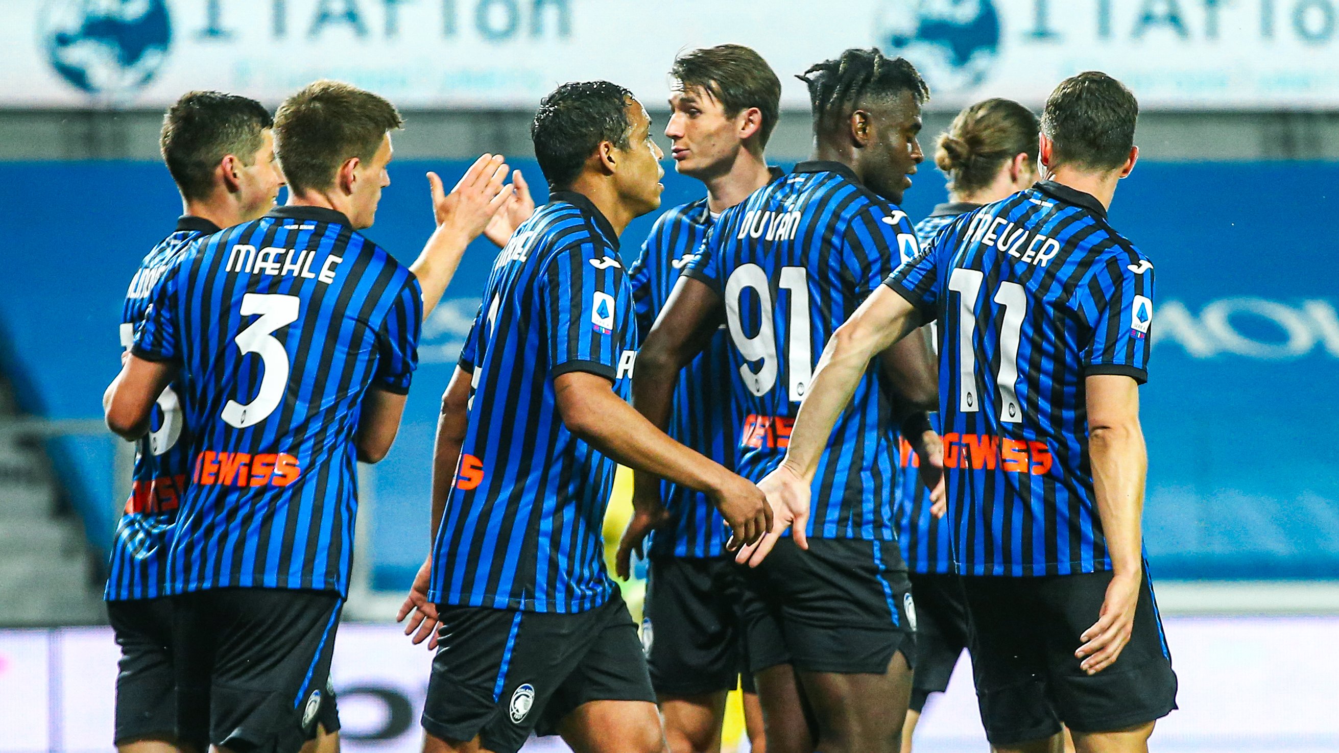 Para pemain Atalanta melakukan selebrasi usai mencetak gol ke gawang Bologna di laga Serie A.