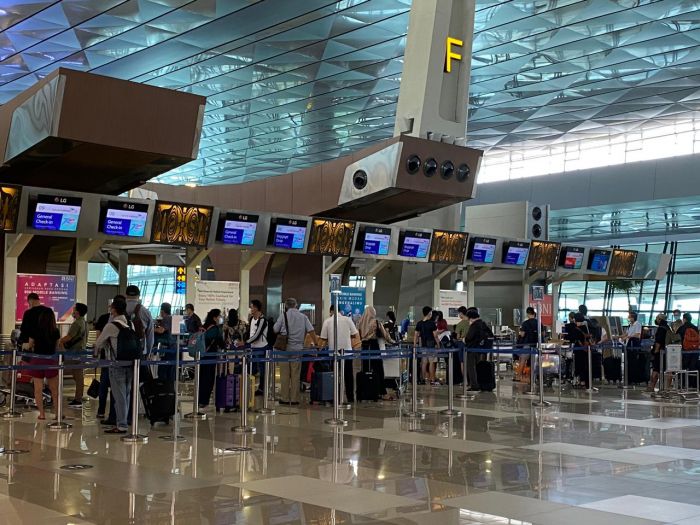 126 WN India Dievakuasi ke Hotel Holiday Inn Jakarta Barat