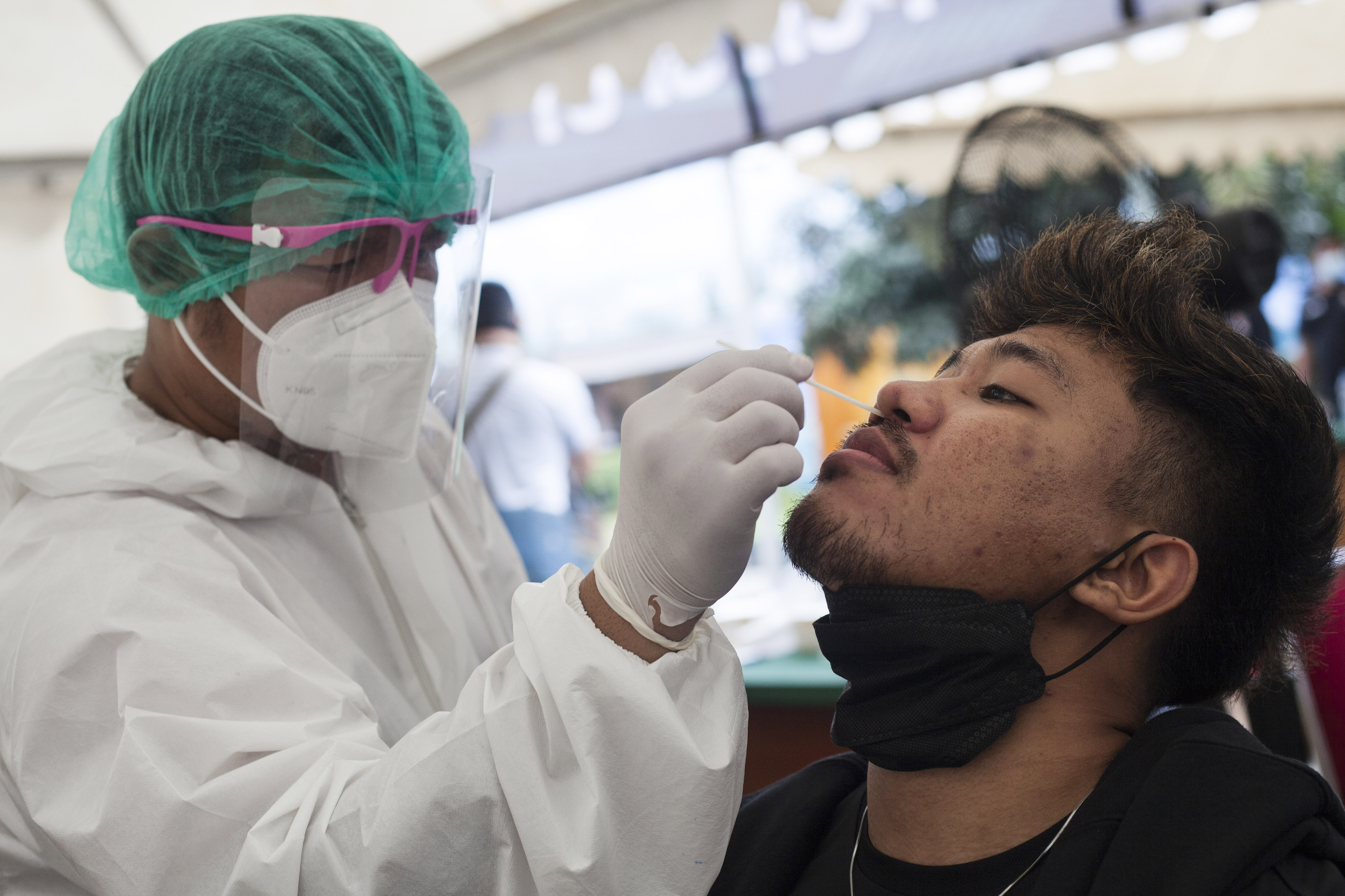 Pebasket menjalani tes usap sebelum berlaga di IBL