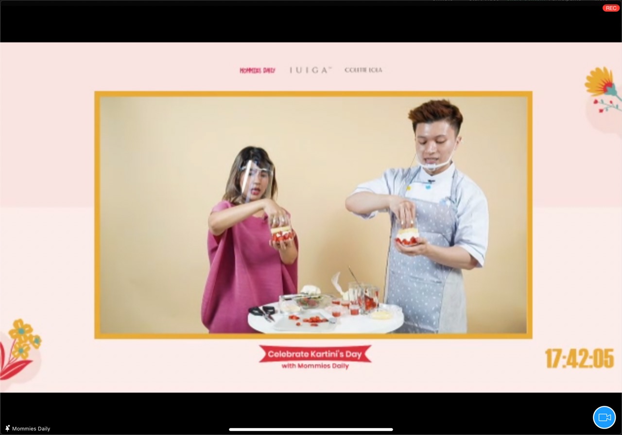 IUIGA memberikan kelas memasak dessert bagi para ibu secara daring.