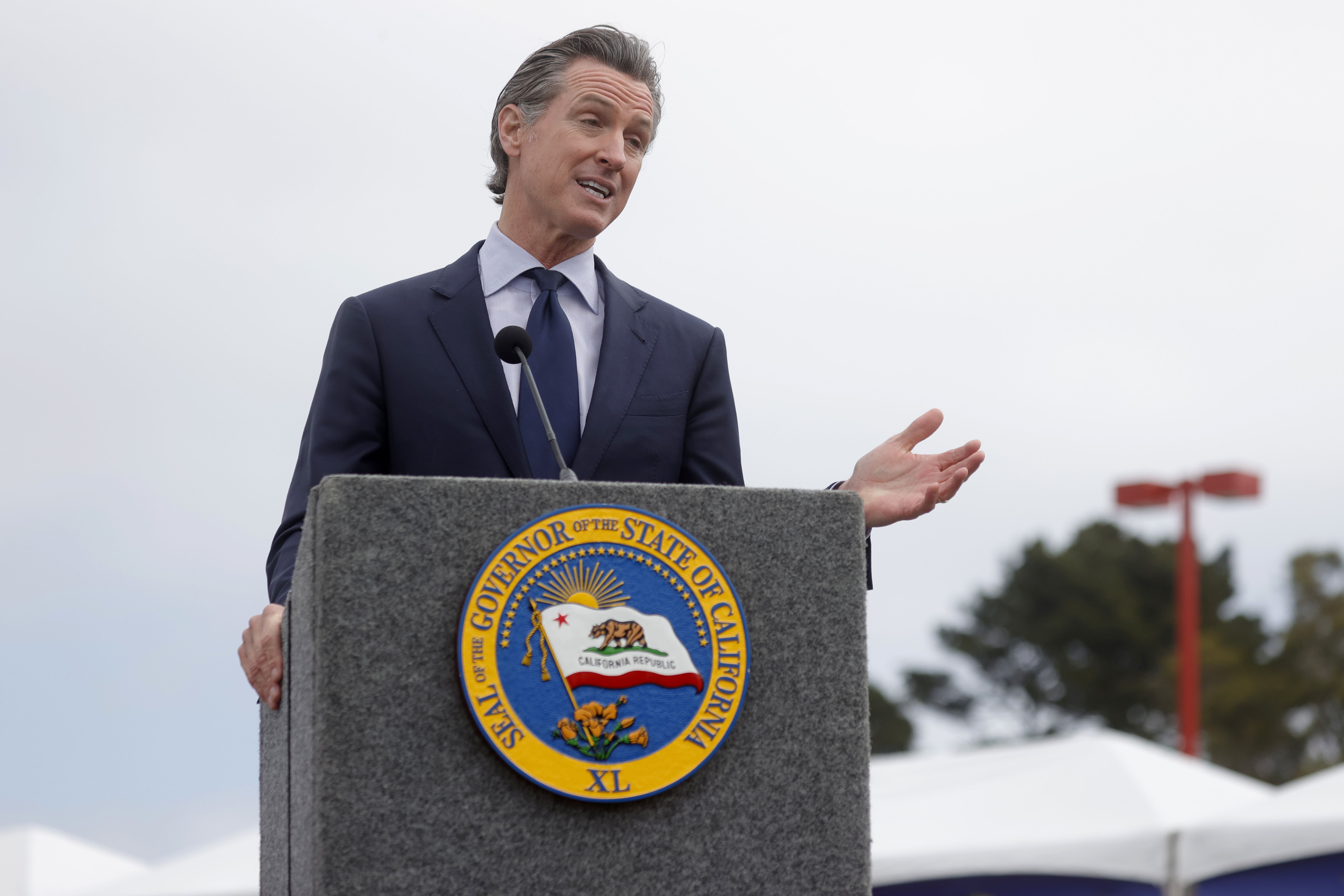 California Berencana Cabut Pembatasan Covid-19 pada 15 Juni