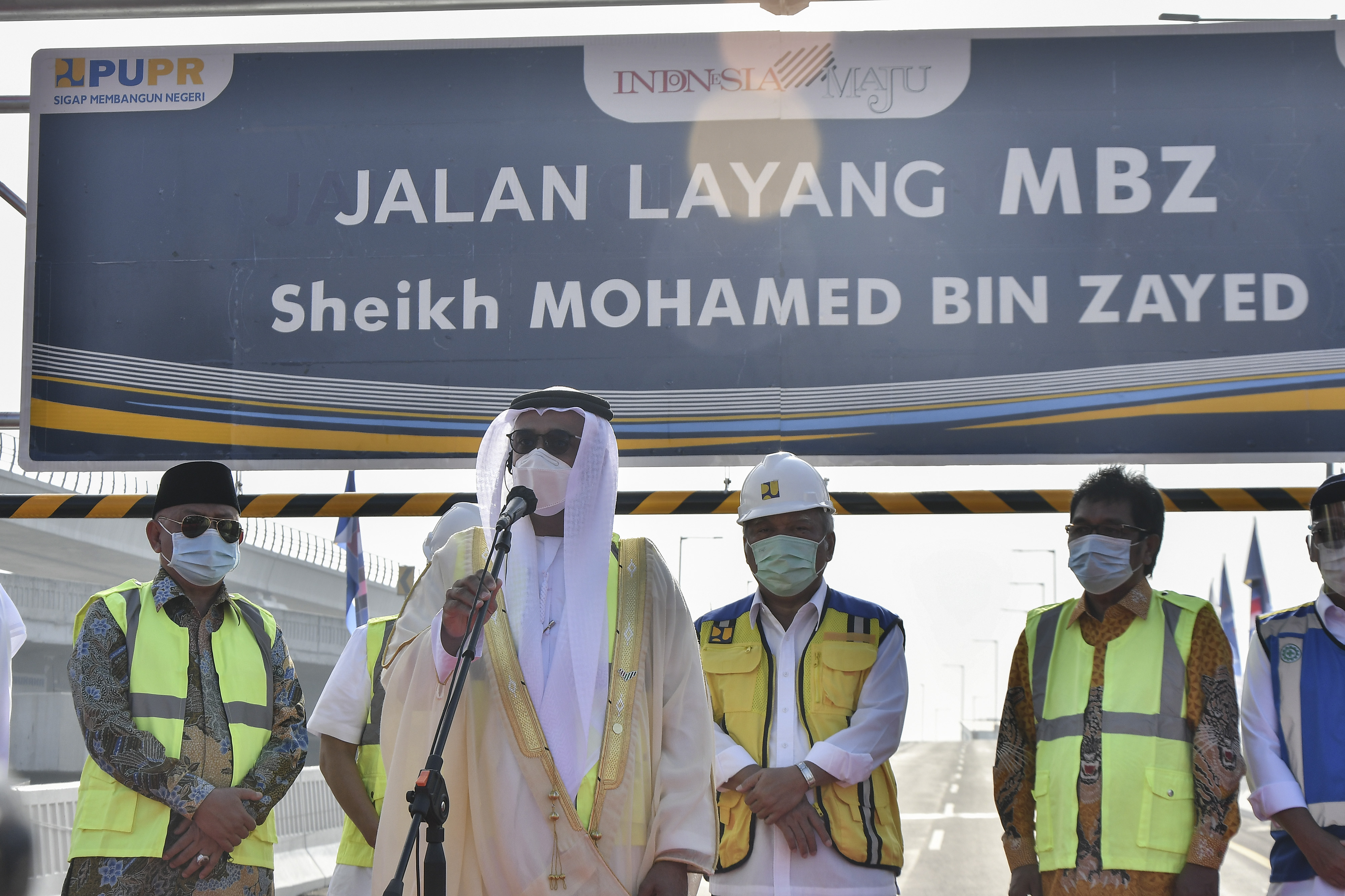 Dubes UEA Abdullah Saled Obeid Al Dhaheri di peresmian pergantian nama tol Jakarta-Cikampek II layang di Bekasi, Jawa Barat, Senin (12/4).