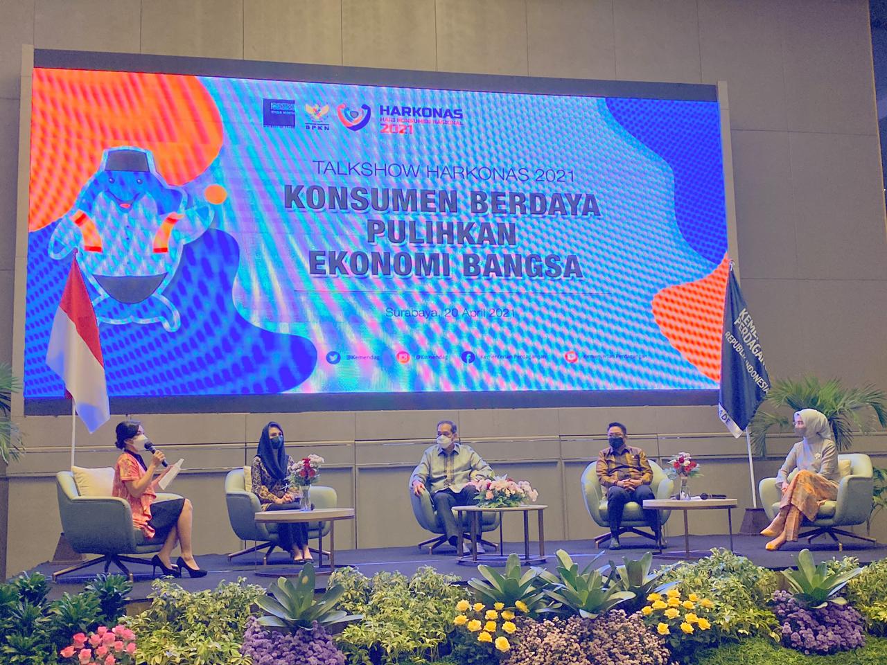 Menteri Perdagangan RI, Muhammad Lutfi (tengah) saat memaparkan data mengenai konsumen di Indonesia.