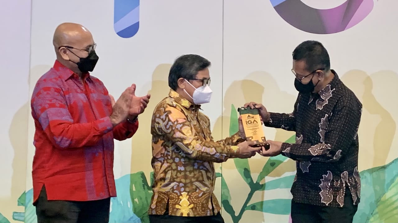 Penghargaan Indonesia Green Awards 2021 untuk PT Kaltim Nitrate Indonesia