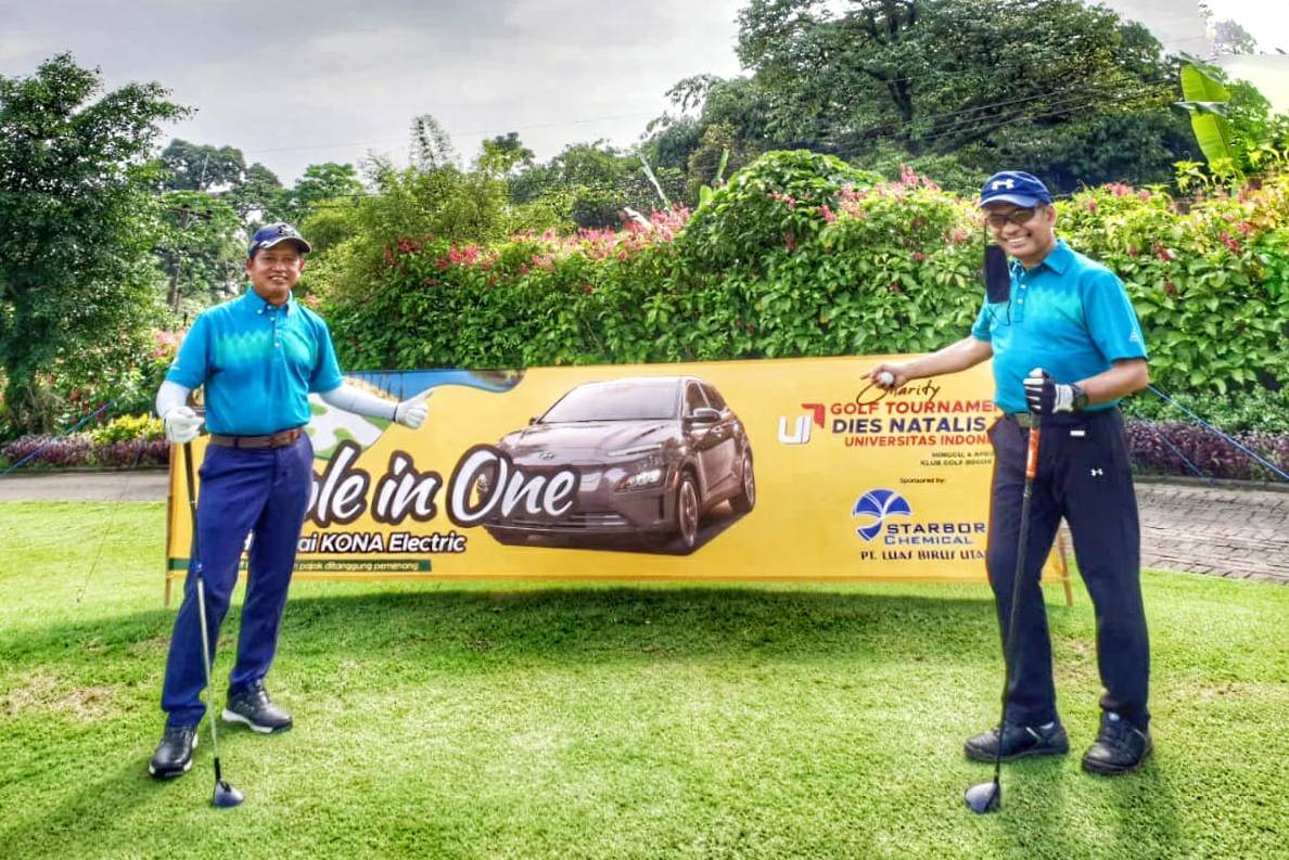 Mantan Menteri Perindustrian Saleh Husin (kanan) dan mantan Menteri Riset dan Teknologi Pendidikan Tinggi Mohammad Nasir.