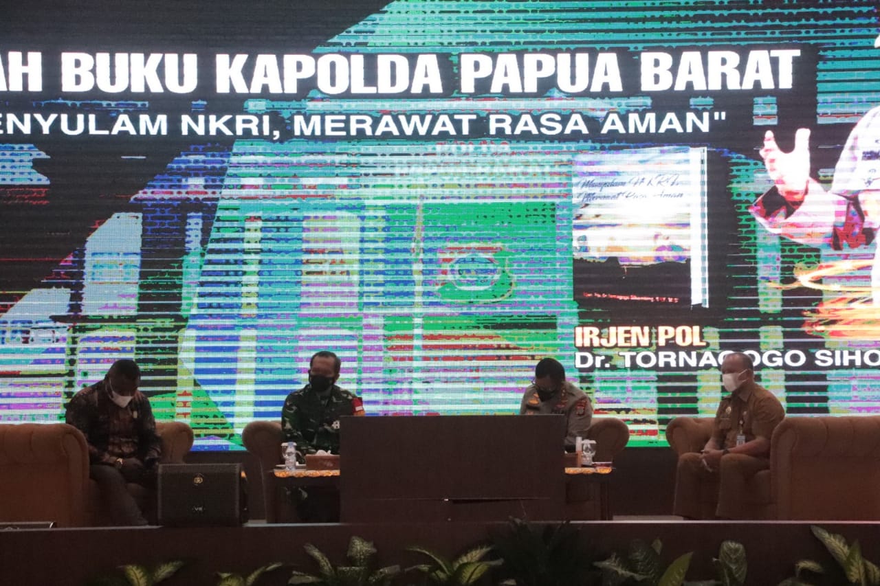 Bedah Buku Karya Kapolda Papua Barat