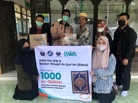 ARM HA-IPB dan Badan Wakaf Alquran menginisiasi pengadaan dan distribusi 1.000 Alquran di Kalsel.