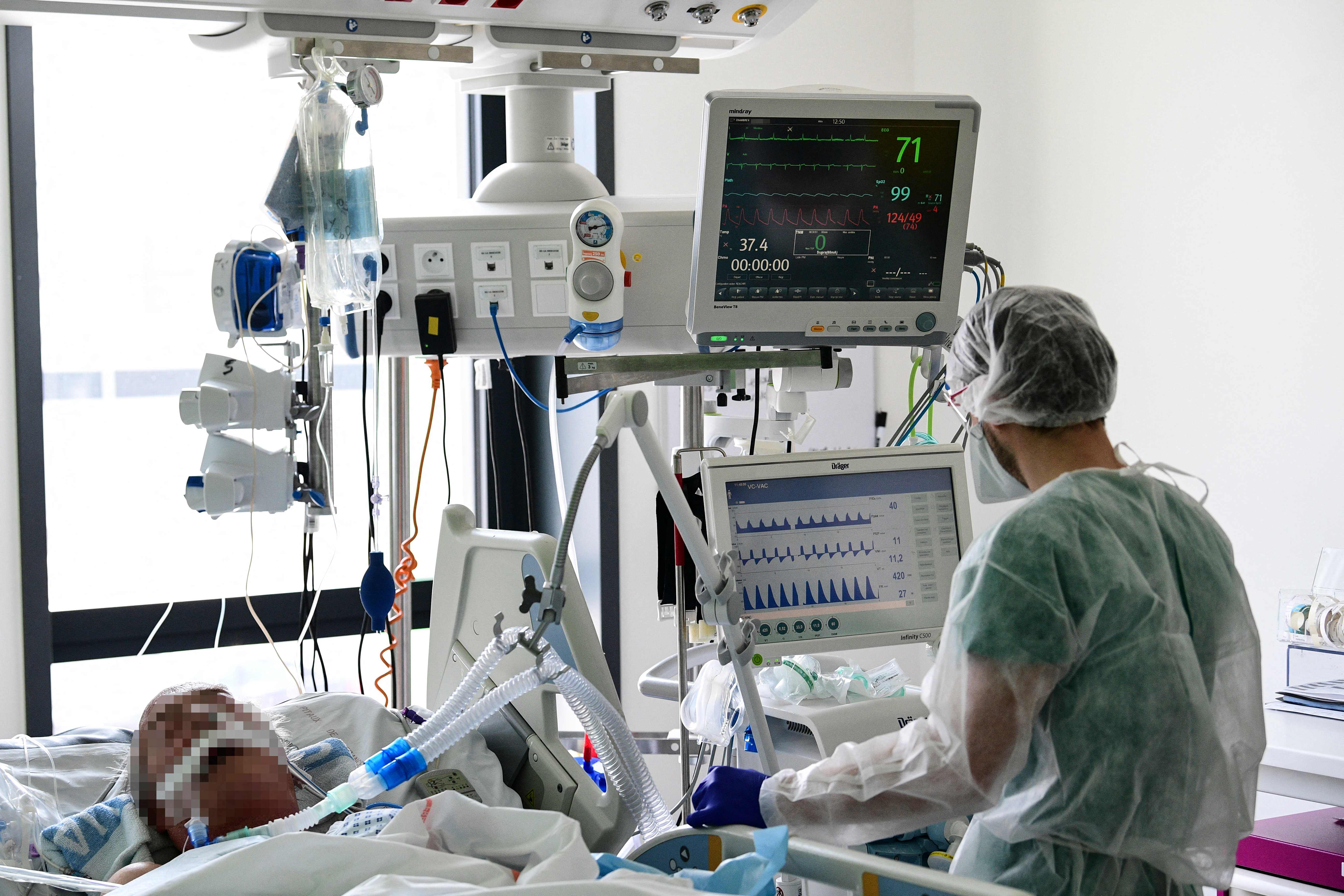 Jumlah Pasien Covid-19 di Perawatan Intensif Meningkat di Prancis