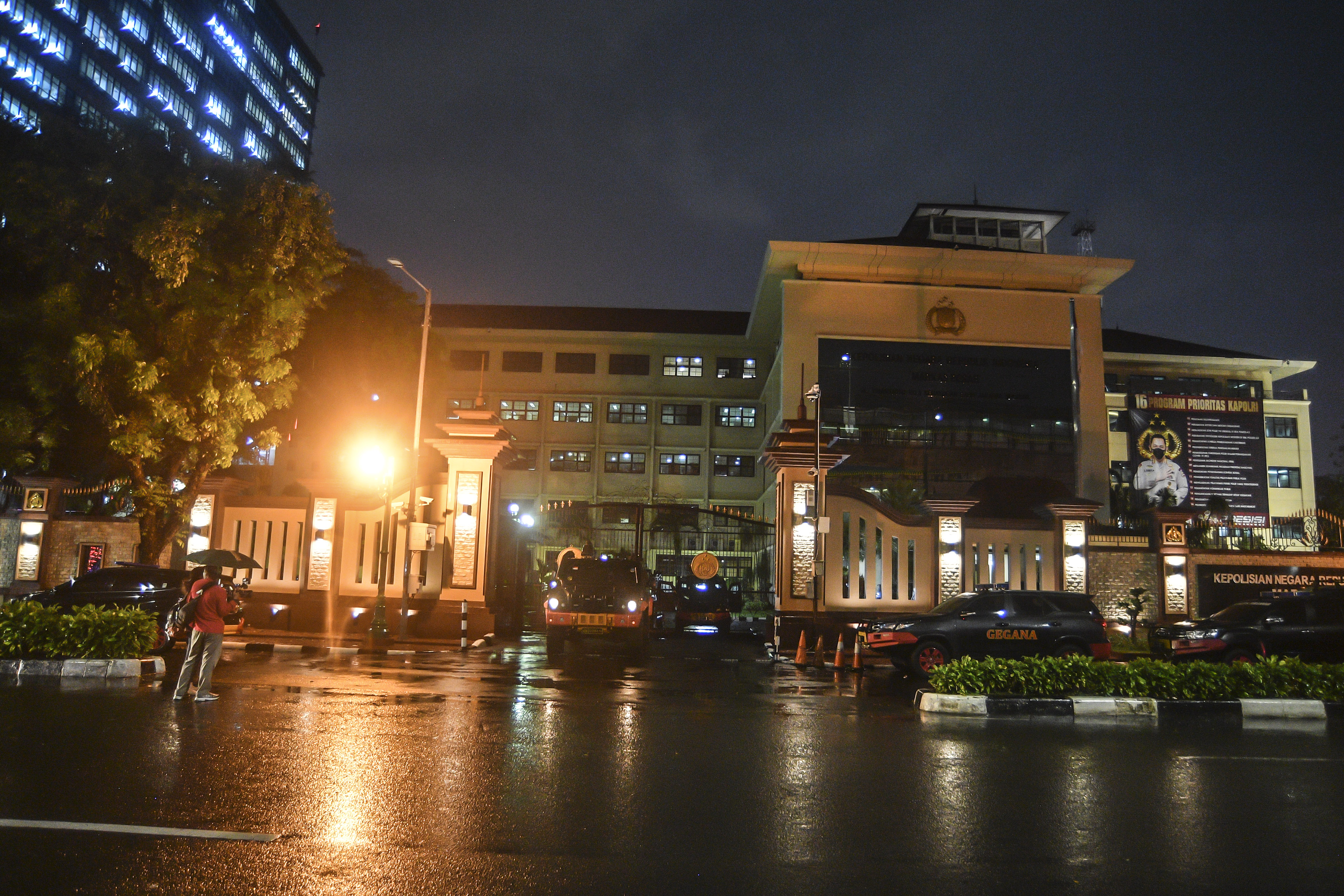Suasana gedung Mabes Polri pascapenyerangan terduga teroris di Jakarta, Rabu (31/3/2021)