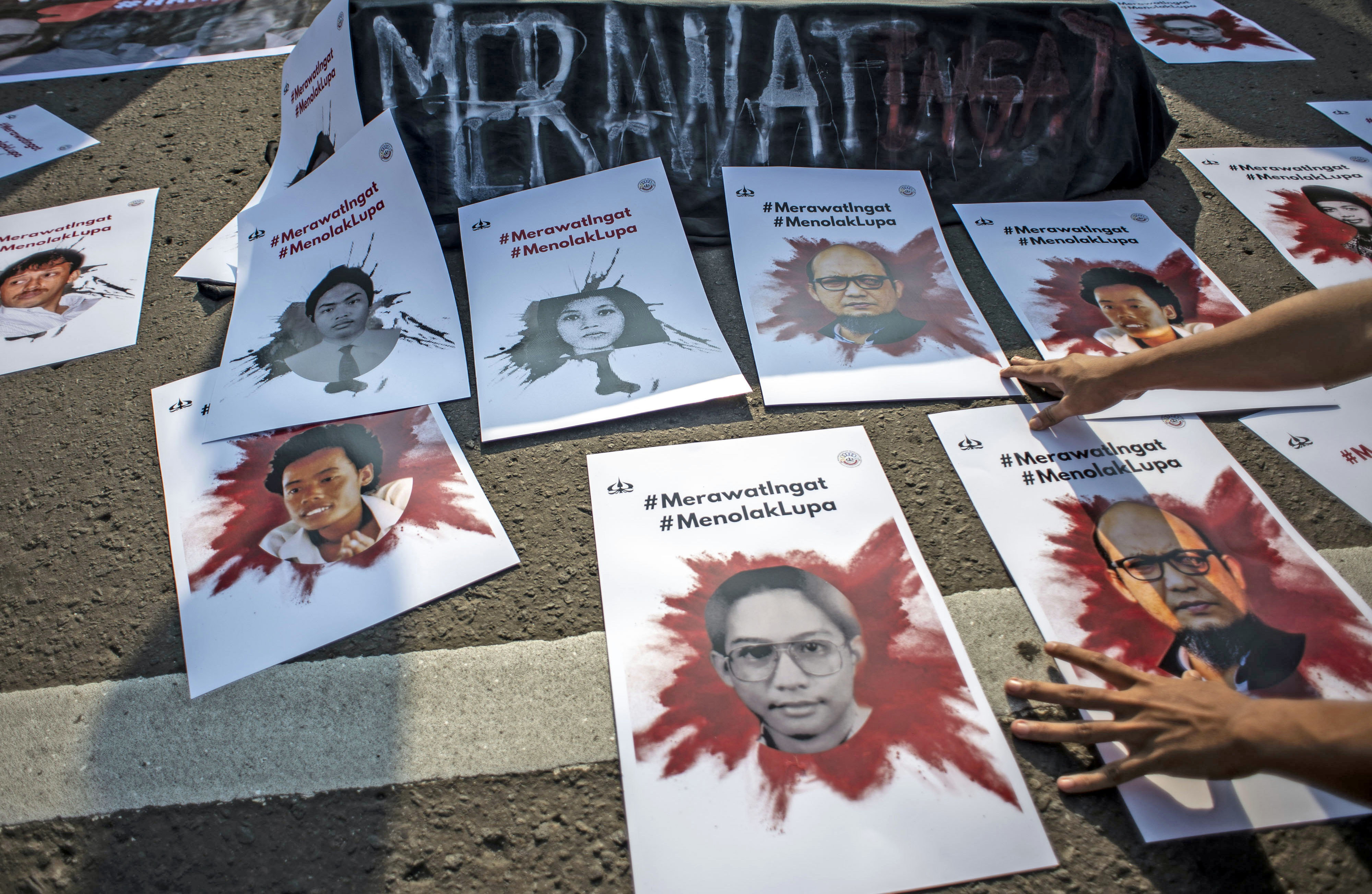 Aksi bertajuk #MerawatIngat #MenolakLupa