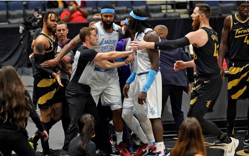 Insiden perkelahian dalam laga NBA antara Los Angeles Lakers dan Toronto Raptors