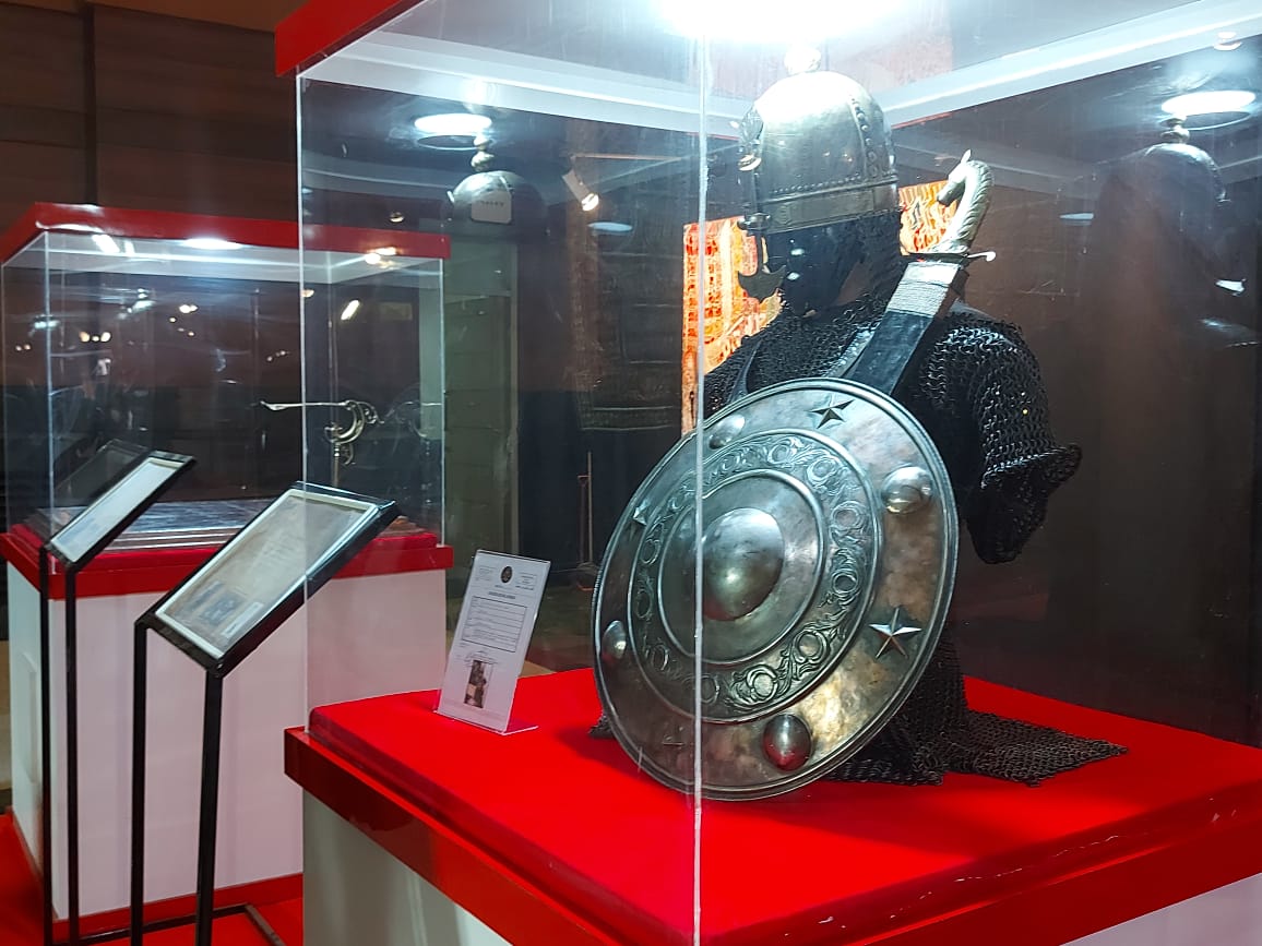 Salah satu artefak peninggalan Nabi Muhammad SAW yang dipamerkan di Convention Hall Jakarta Islamic Centerm Koja, Jakarta Utara.