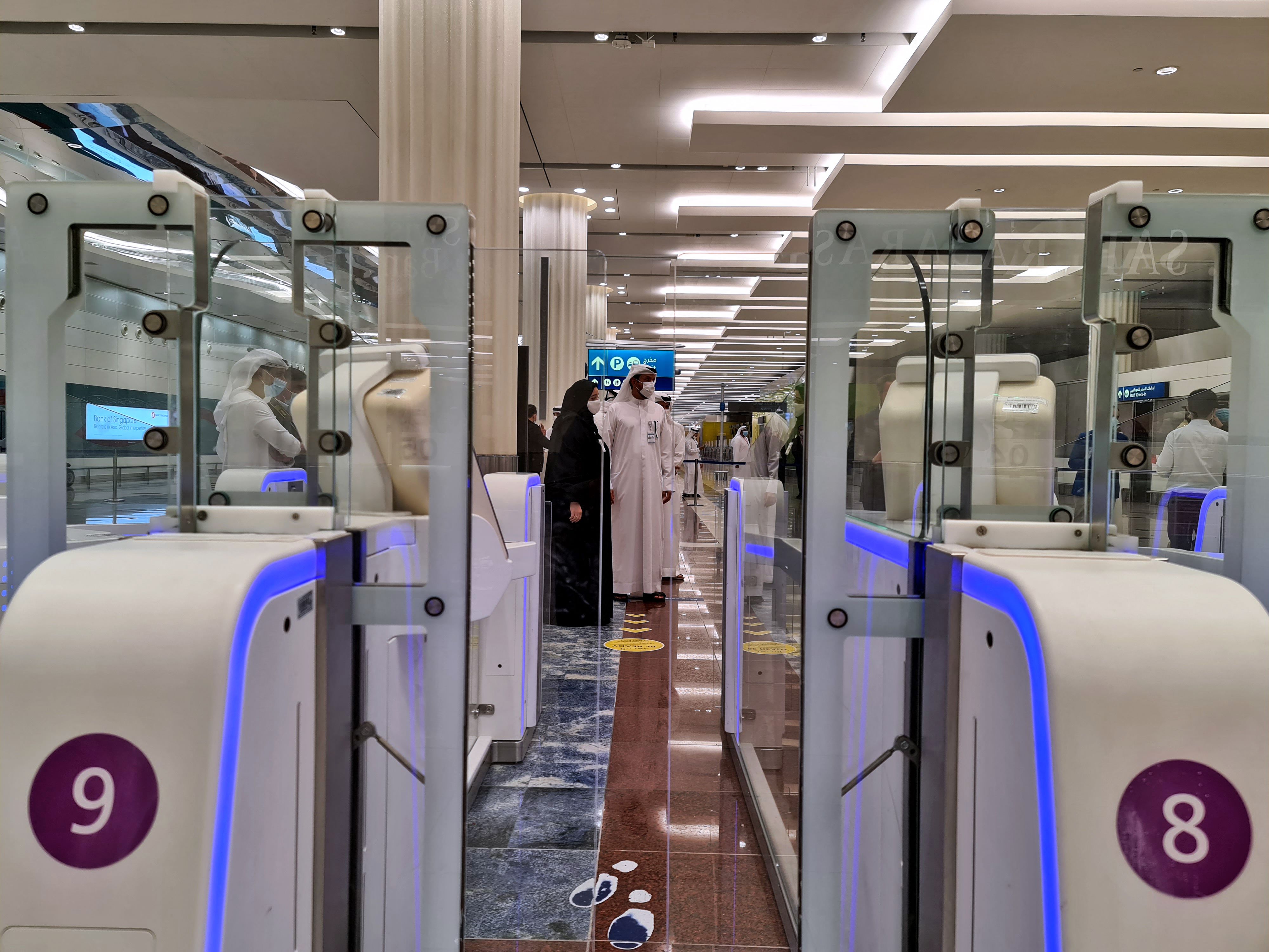 Gerbang biometrik di Bandara Dubai, Uni Emirat Arab.