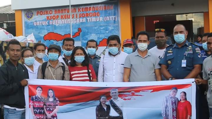  IKF Flobamora-NTT Papua Barat sumbangkan uang Rp 1,1 Miliar dan pakaian untuk warga terdampak bencana alam di NTT.